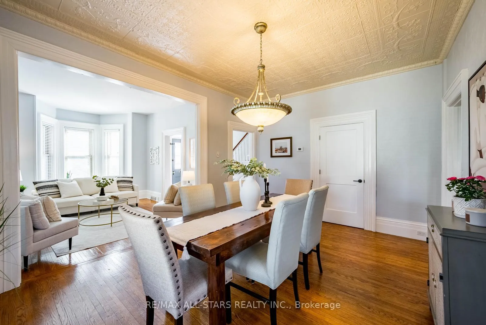 Photo 9 of 32 Wellington Street, Clarington, Bowmanville — HOMEH