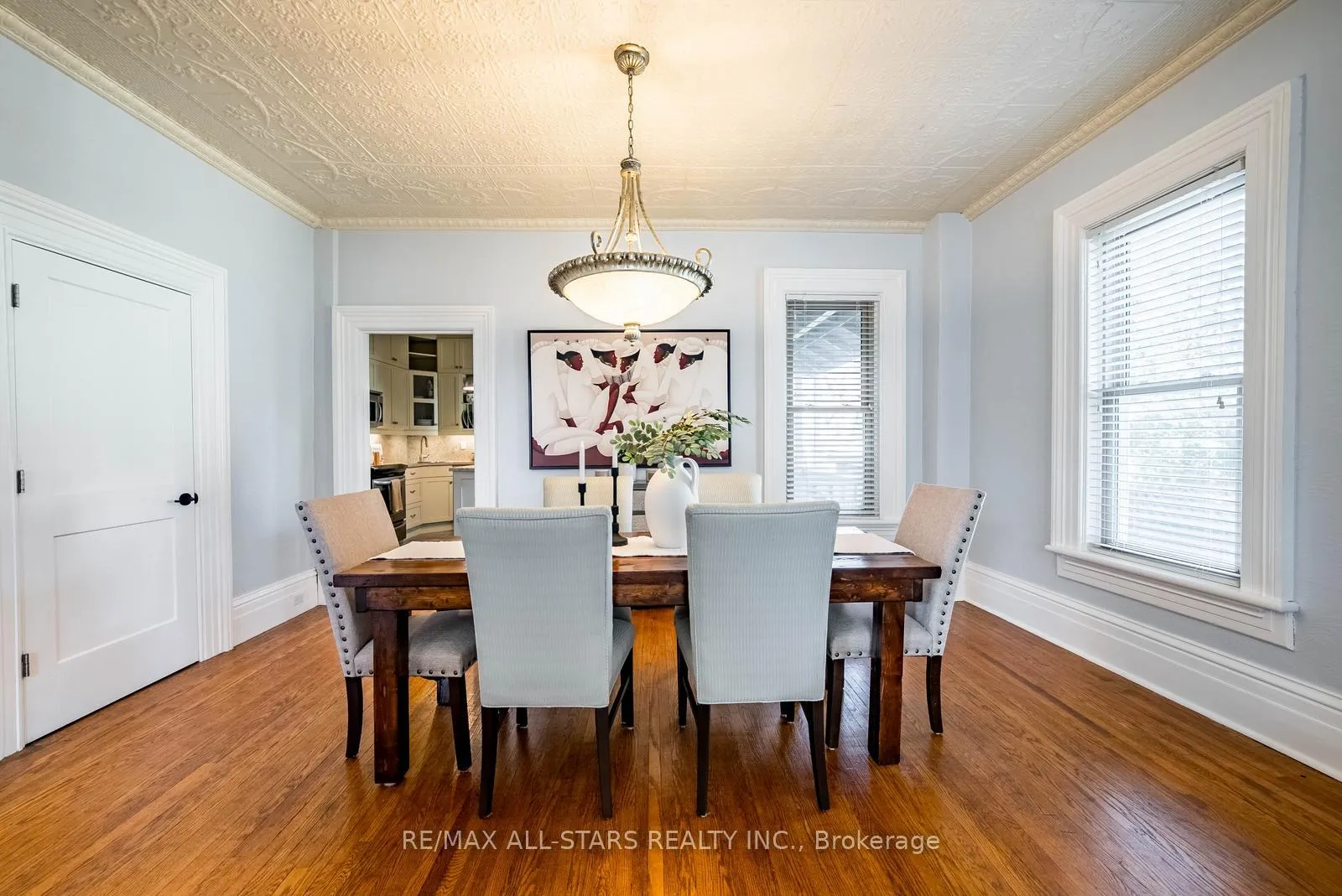 Photo 10 of 32 Wellington Street, Clarington, Bowmanville — HOMEH