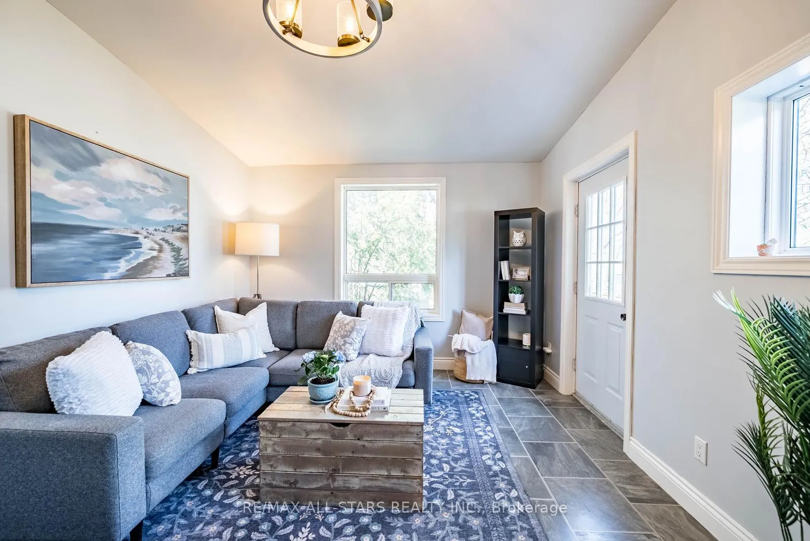 Photo 18 of 32 Wellington Street, Clarington, Bowmanville — HOMEH