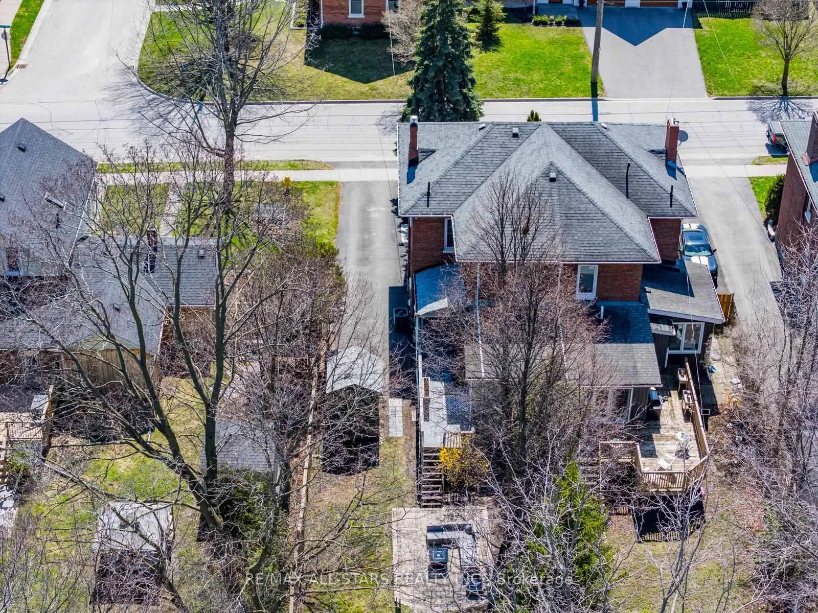 Photo 31 of 32 Wellington Street, Clarington, Bowmanville — HOMEH
