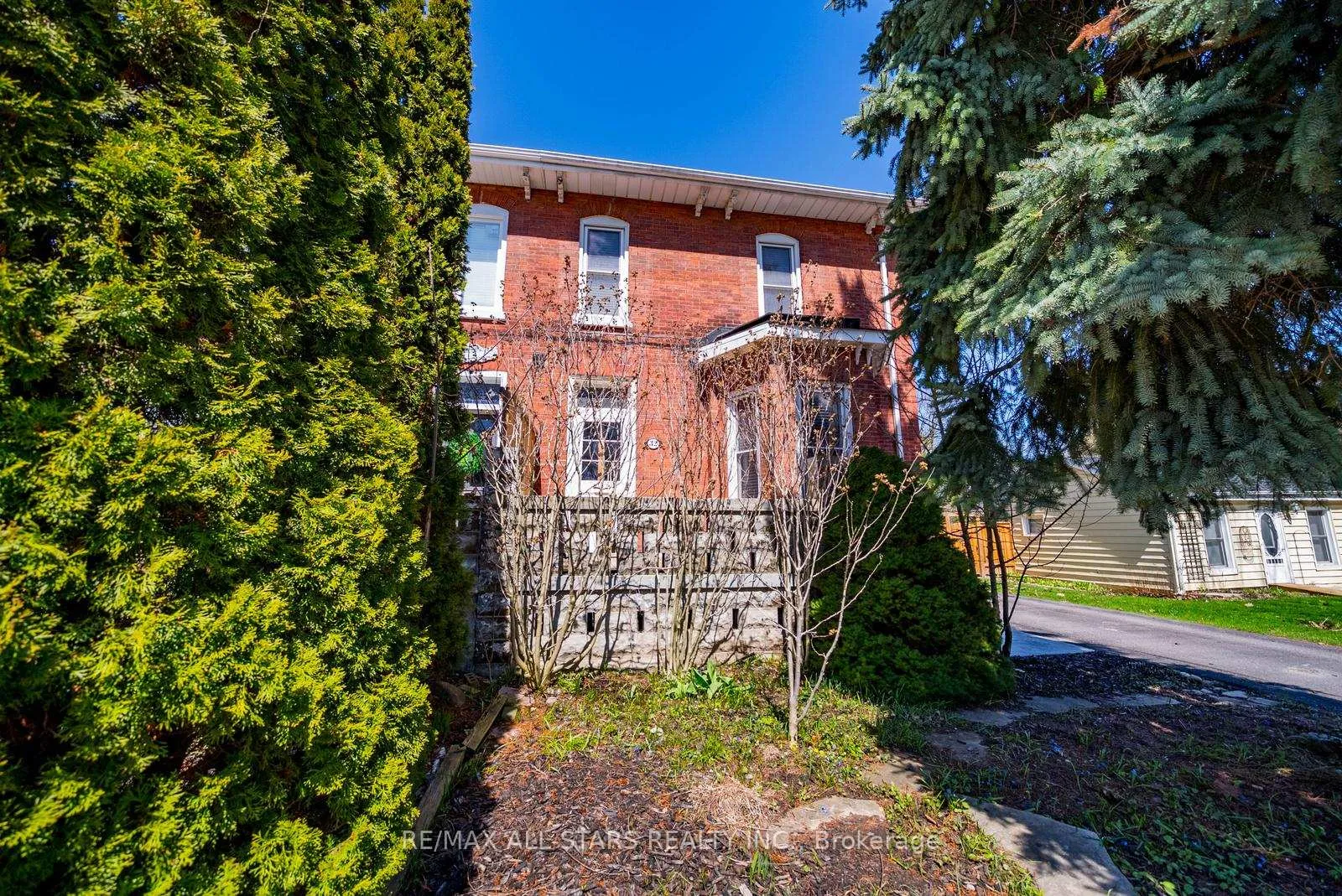 Photo 32 of 32 Wellington Street, Clarington, Bowmanville — HOMEH