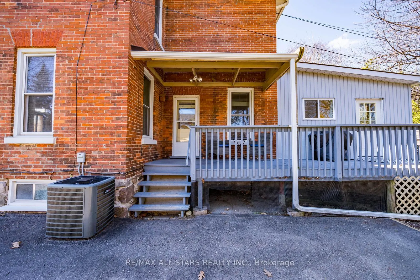 Photo 34 of 32 Wellington Street, Clarington, Bowmanville — HOMEH
