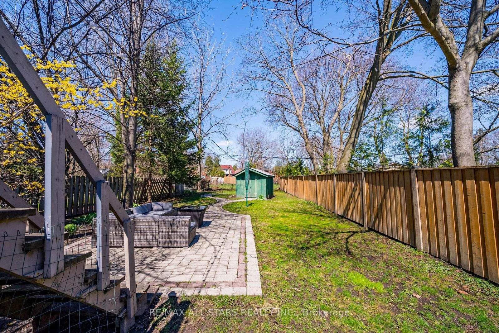 Photo 35 of 32 Wellington Street, Clarington, Bowmanville — HOMEH