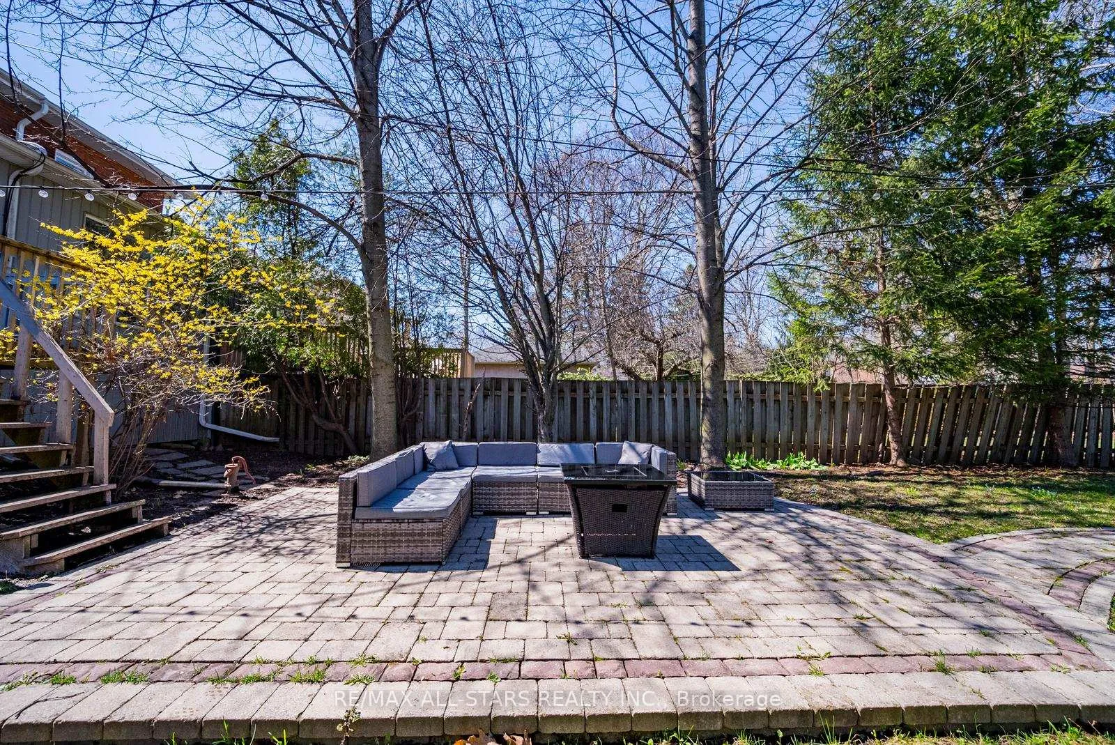 Photo 37 of 32 Wellington Street, Clarington, Bowmanville — HOMEH