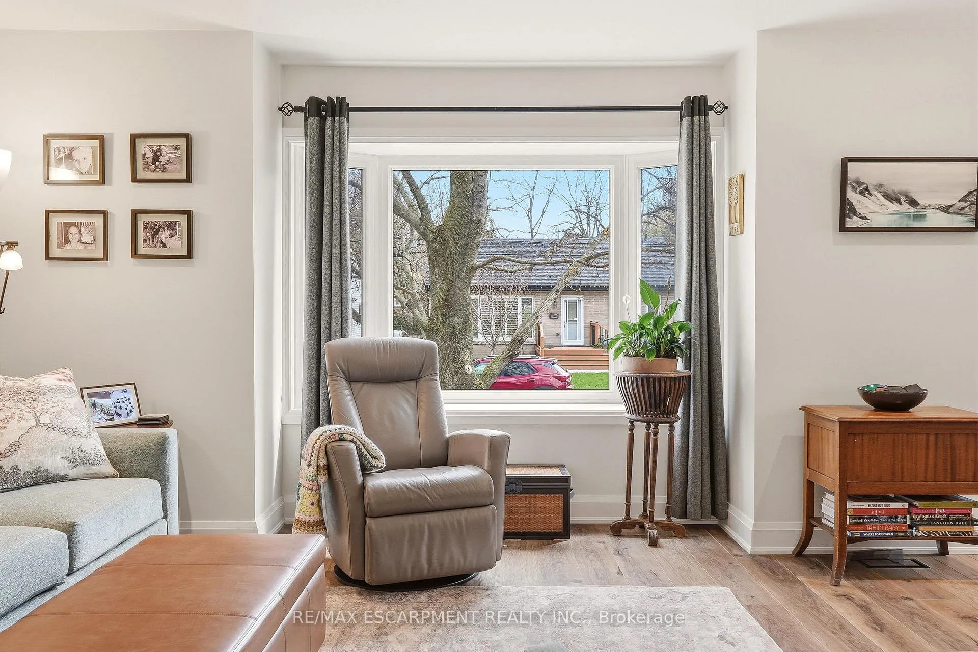 Photo 5 of 7 Central Park Avenue, Hamilton, Dundas — HOMEH