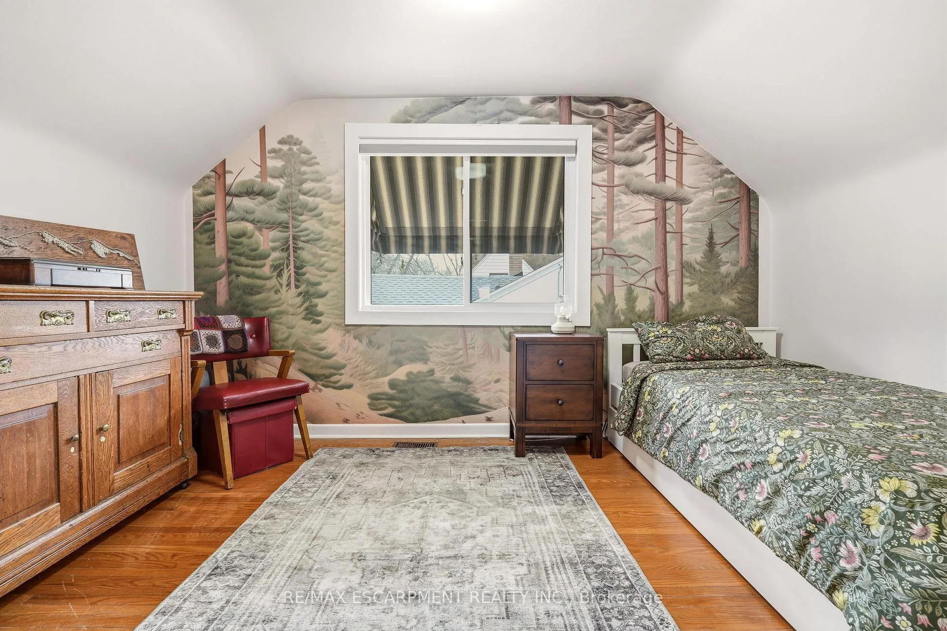 Photo 36 of 7 Central Park Avenue, Hamilton, Dundas — HOMEH