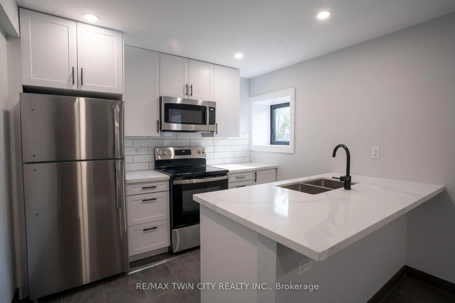 Photo 6 of Unit 2, 130 Elgin Street, Brantford, Braneida Industrial Park — HOMEH