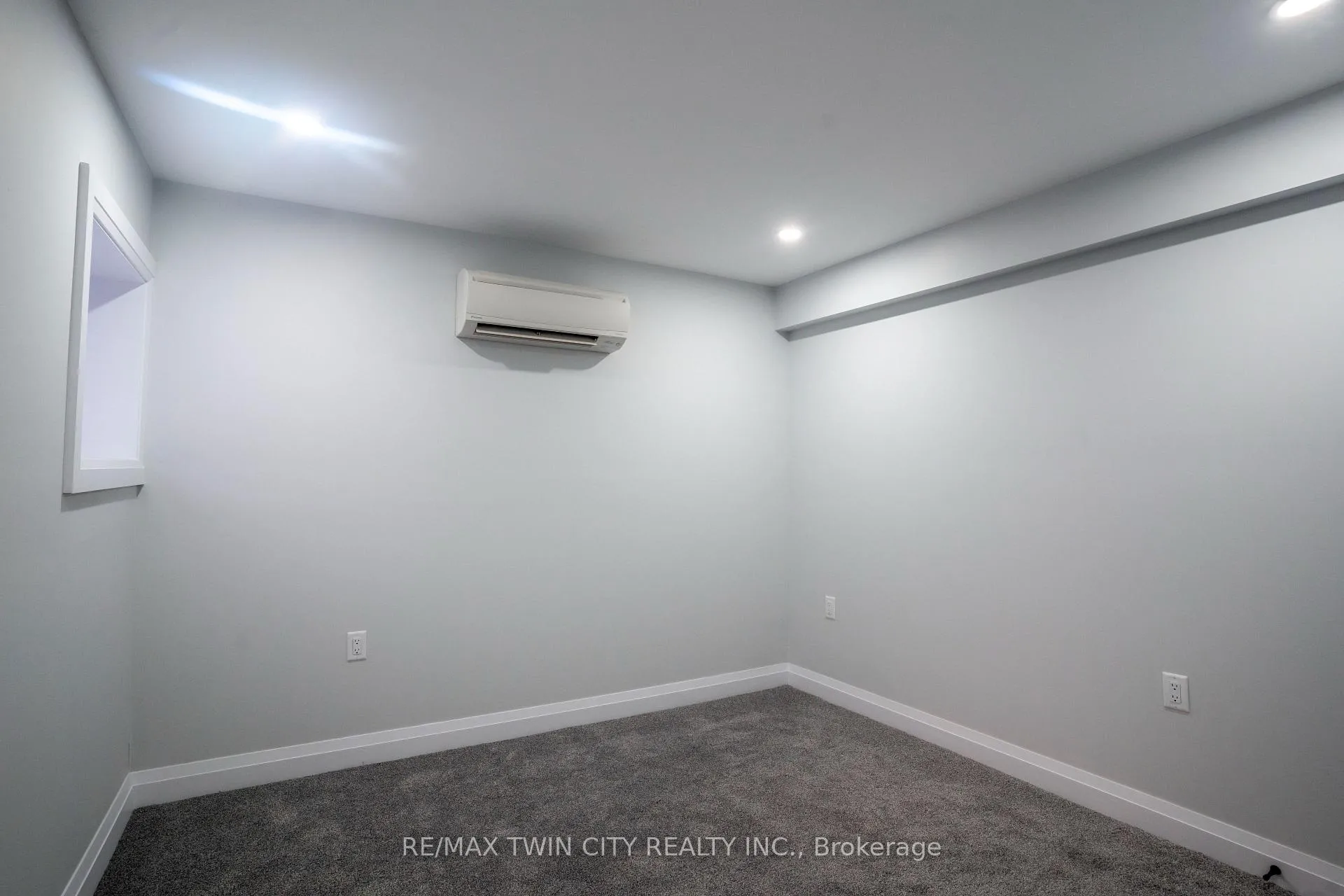 Photo 8 of Unit 2, 130 Elgin Street, Brantford, Braneida Industrial Park — HOMEH