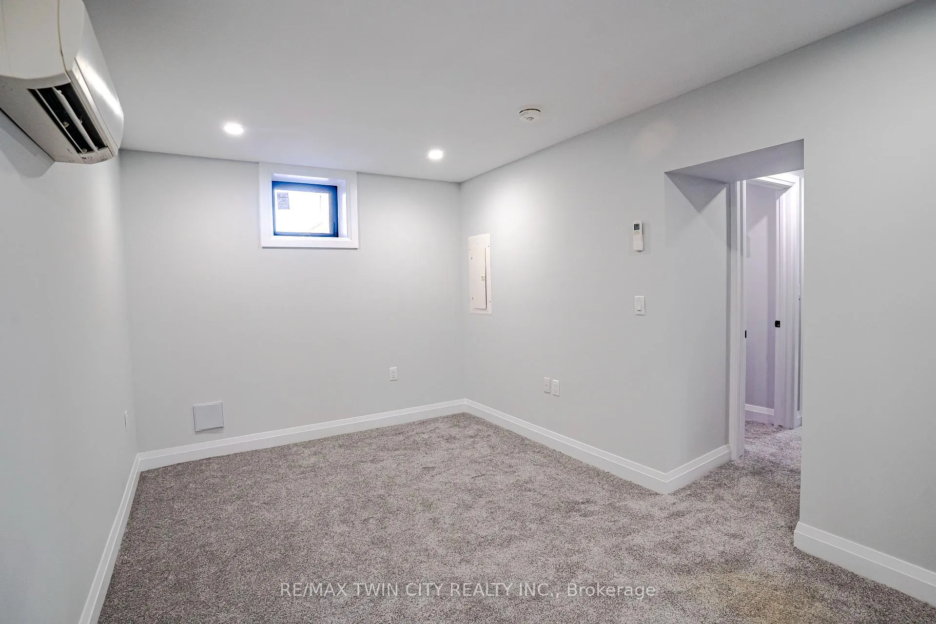 Photo 11 of Unit 2, 130 Elgin Street, Brantford, Braneida Industrial Park — HOMEH
