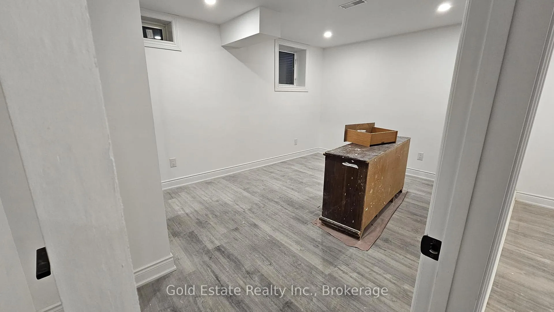 Photo 4 of Lower 212 Spring Creek Drive, Hamilton, Waterdown — HOMEH