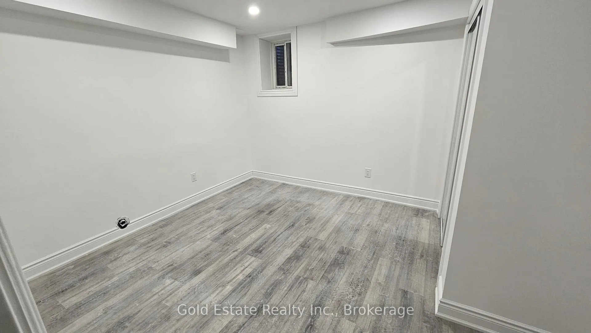 Photo 5 of Lower 212 Spring Creek Drive, Hamilton, Waterdown — HOMEH