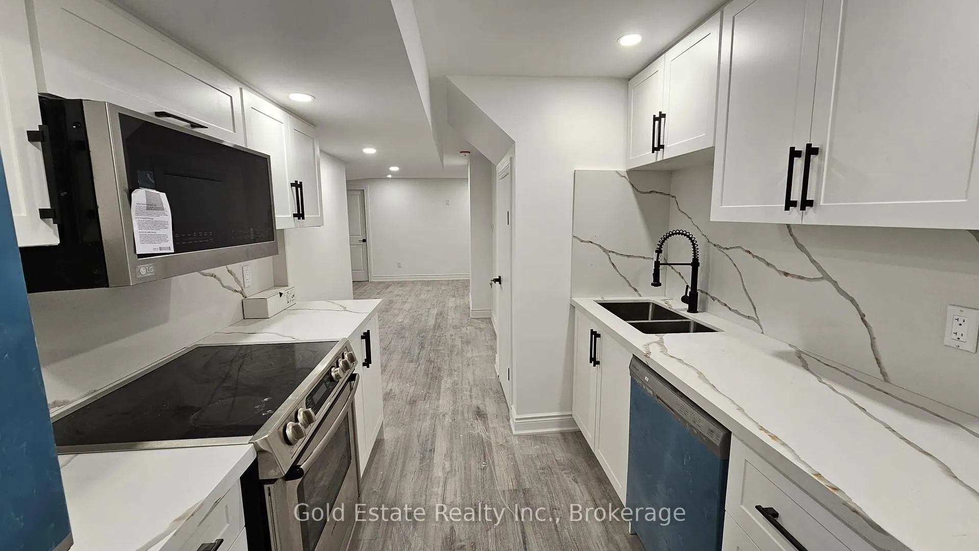 Photo 6 of Lower 212 Spring Creek Drive, Hamilton, Waterdown — HOMEH