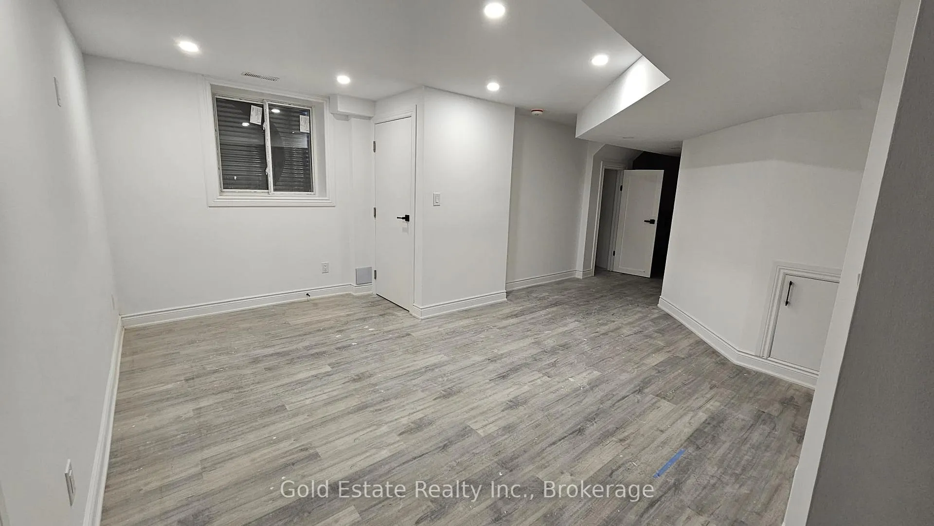 Photo 7 of Lower 212 Spring Creek Drive, Hamilton, Waterdown — HOMEH