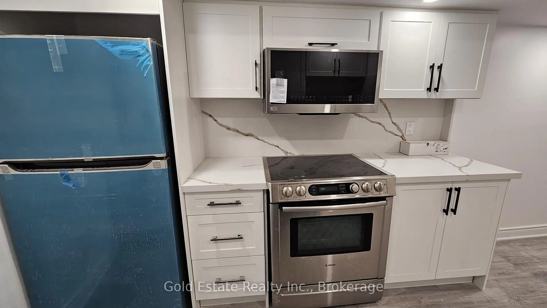 Photo 9 of Lower 212 Spring Creek Drive, Hamilton, Waterdown — HOMEH