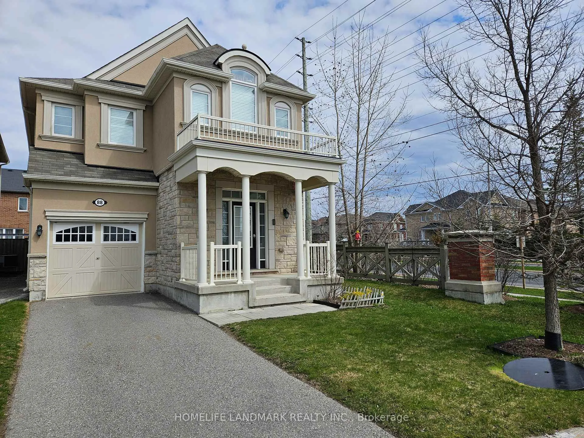 Photo 2 of 88 Buckle Crescent, Aurora, Rural Aurora — HOMEH