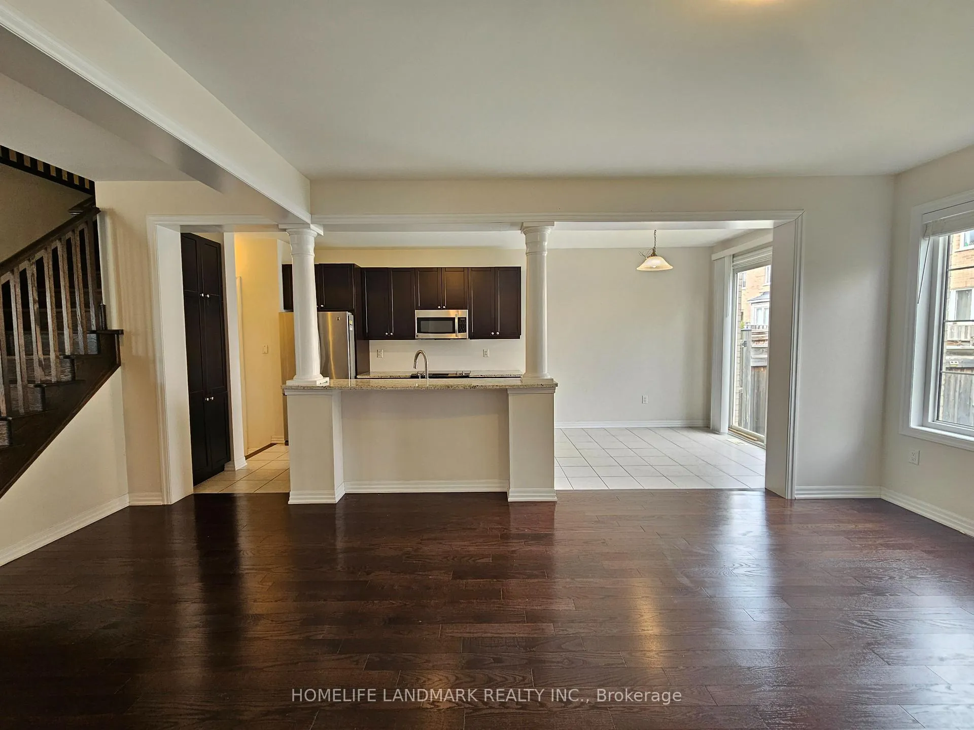 Photo 6 of 88 Buckle Crescent, Aurora, Rural Aurora — HOMEH