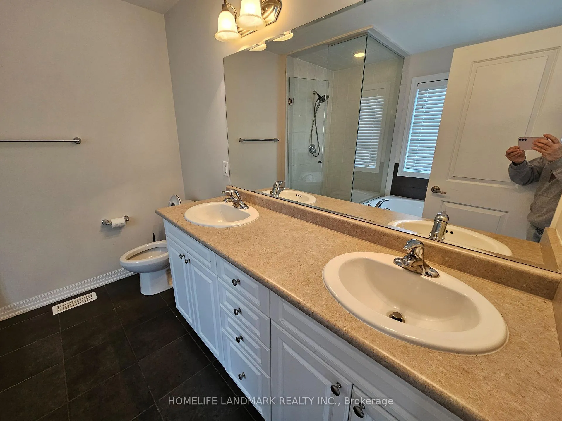 Photo 16 of 88 Buckle Crescent, Aurora, Rural Aurora — HOMEH