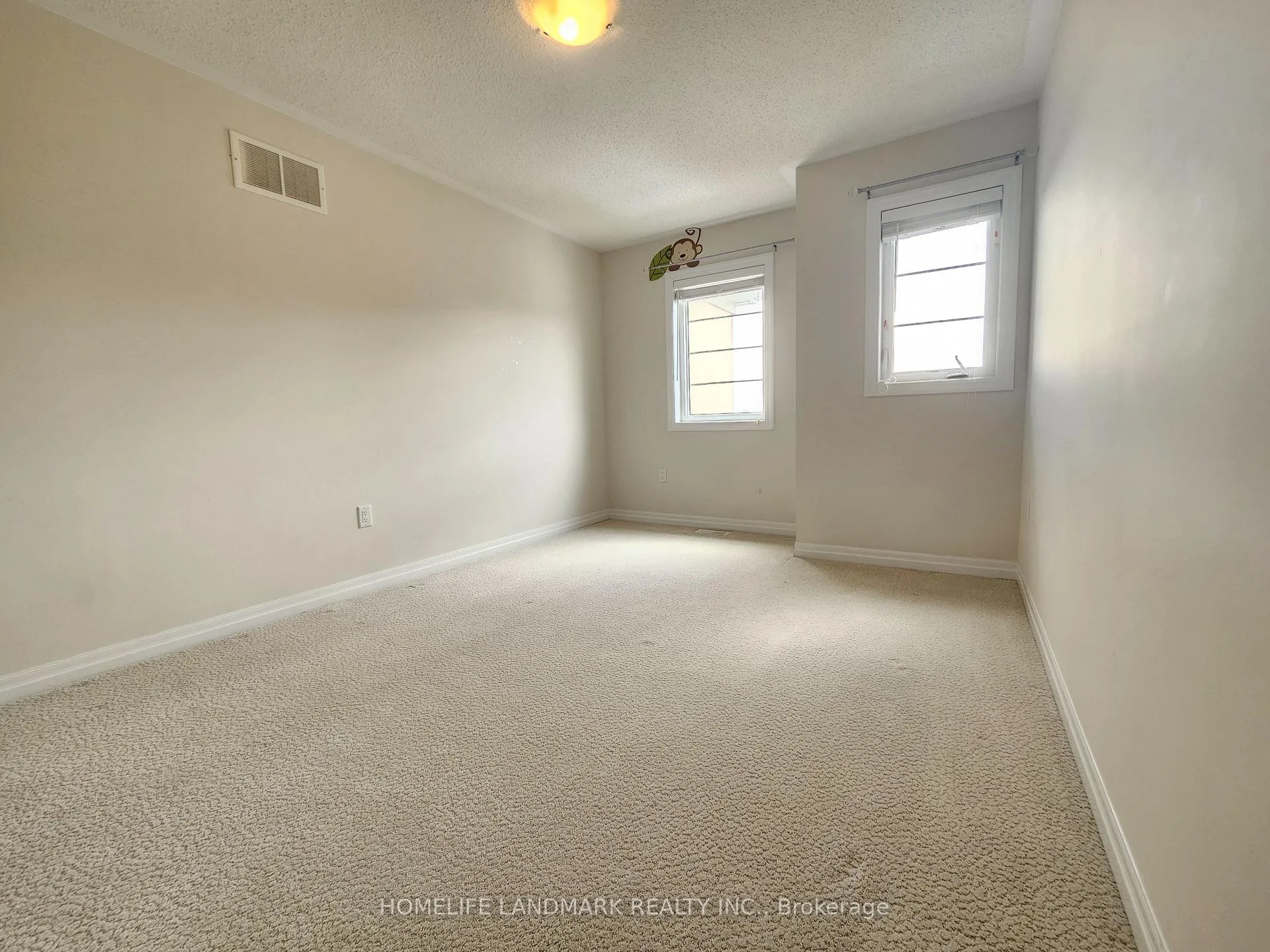 Photo 18 of 88 Buckle Crescent, Aurora, Rural Aurora — HOMEH