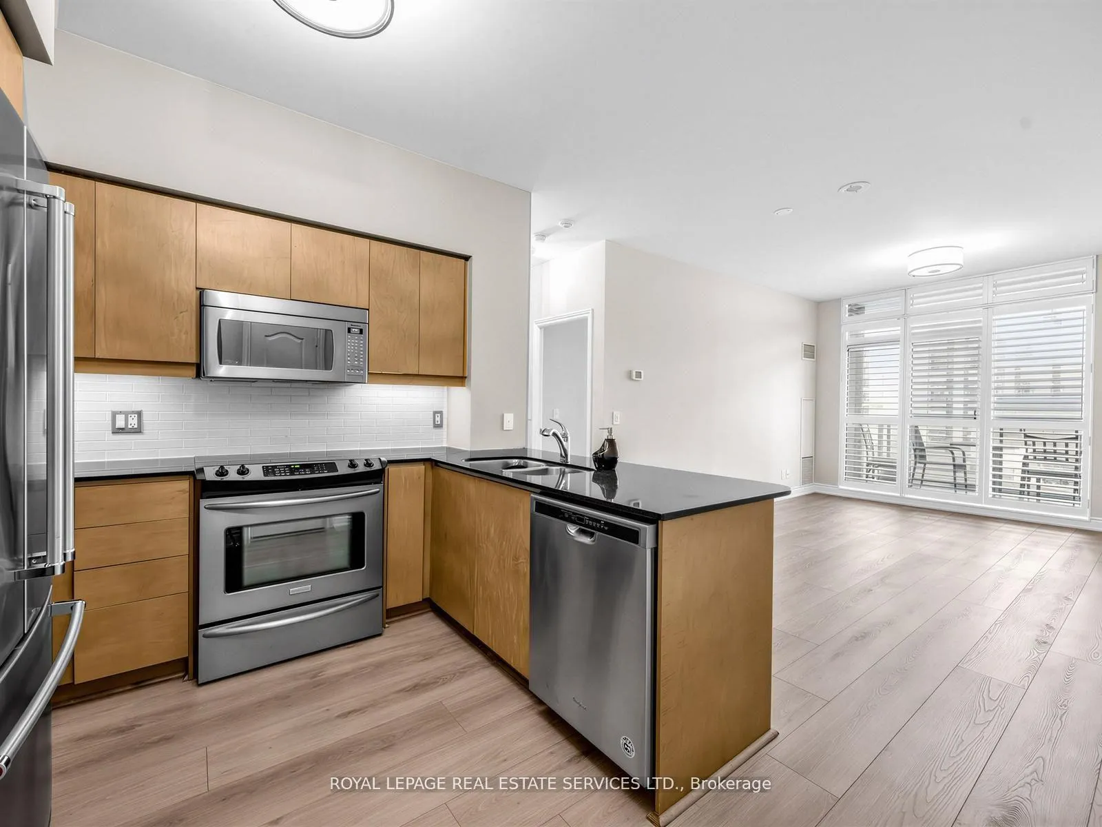 Photo 2 of Unit 902, 319 Merton Street, Toronto, Mount Pleasant West — HOMEH
