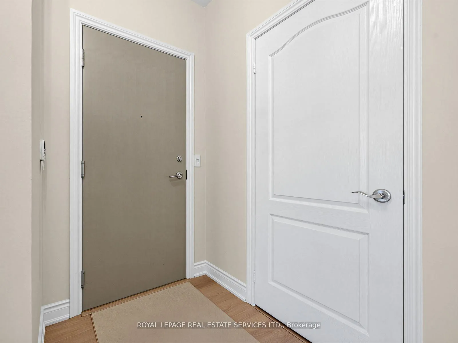 Photo 3 of Unit 902, 319 Merton Street, Toronto, Mount Pleasant West — HOMEH
