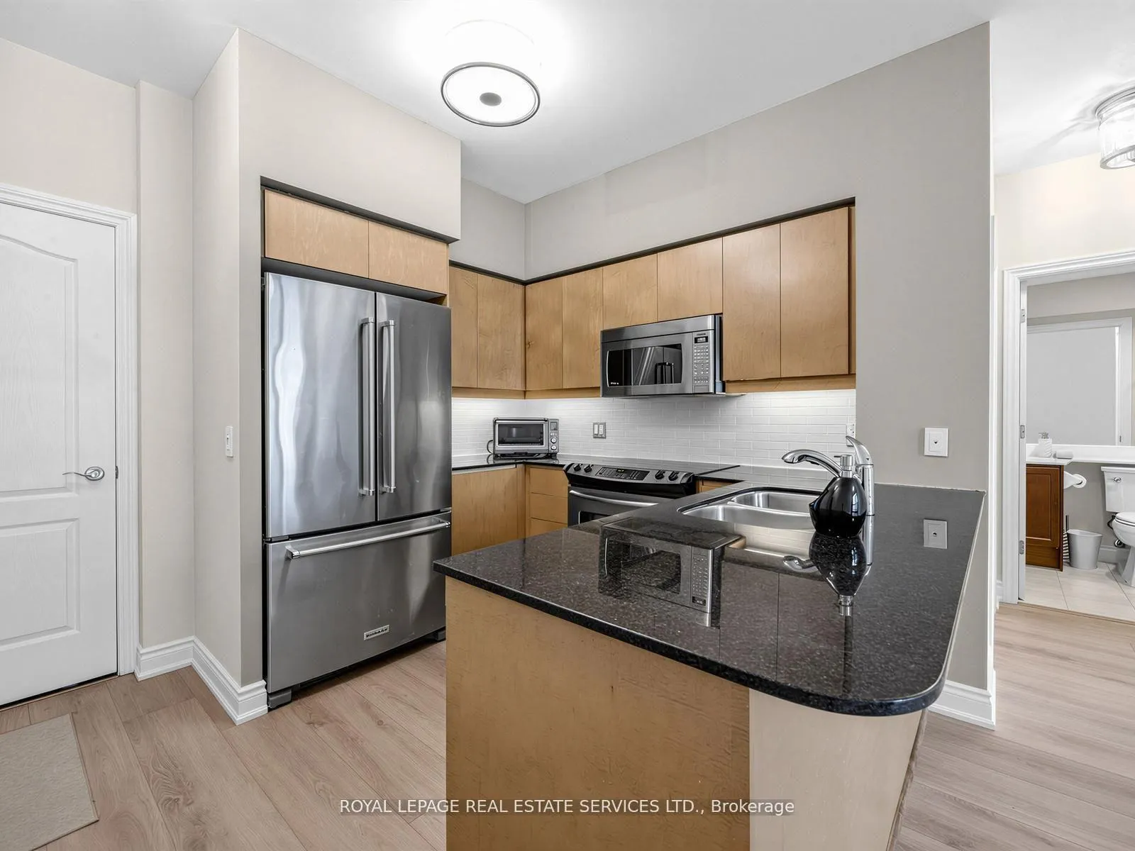 Photo 4 of Unit 902, 319 Merton Street, Toronto, Mount Pleasant West — HOMEH