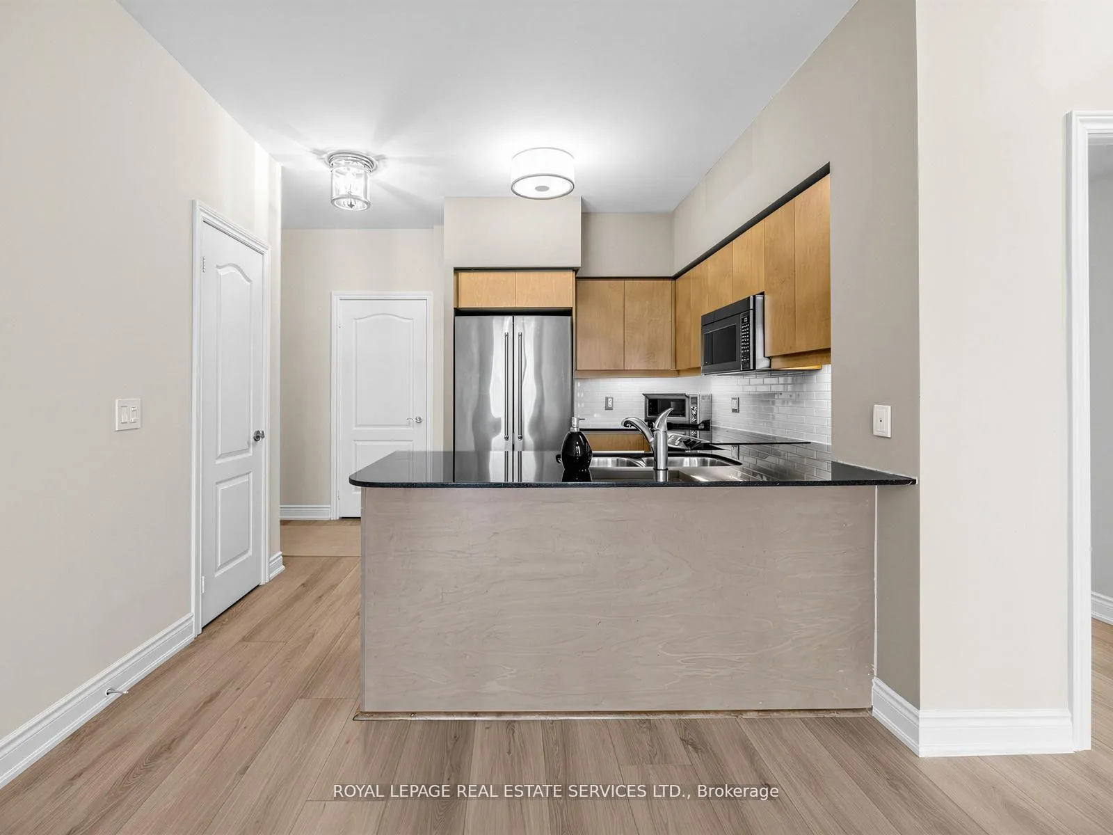 Photo 5 of Unit 902, 319 Merton Street, Toronto, Mount Pleasant West — HOMEH