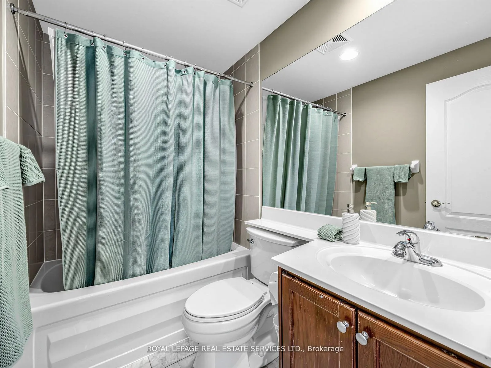 Photo 14 of Unit 902, 319 Merton Street, Toronto, Mount Pleasant West — HOMEH