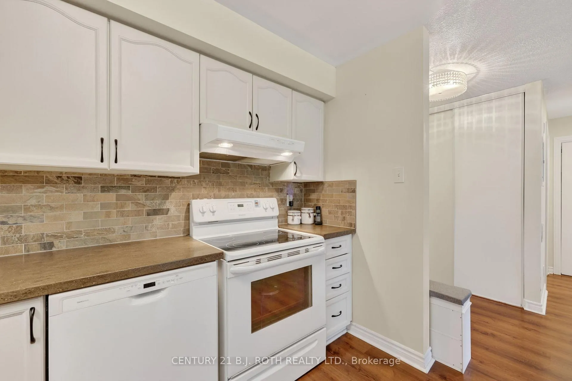 Photo 12 of Unit 116, 49 Jacobs Terrace, Barrie, Allandale — HOMEH