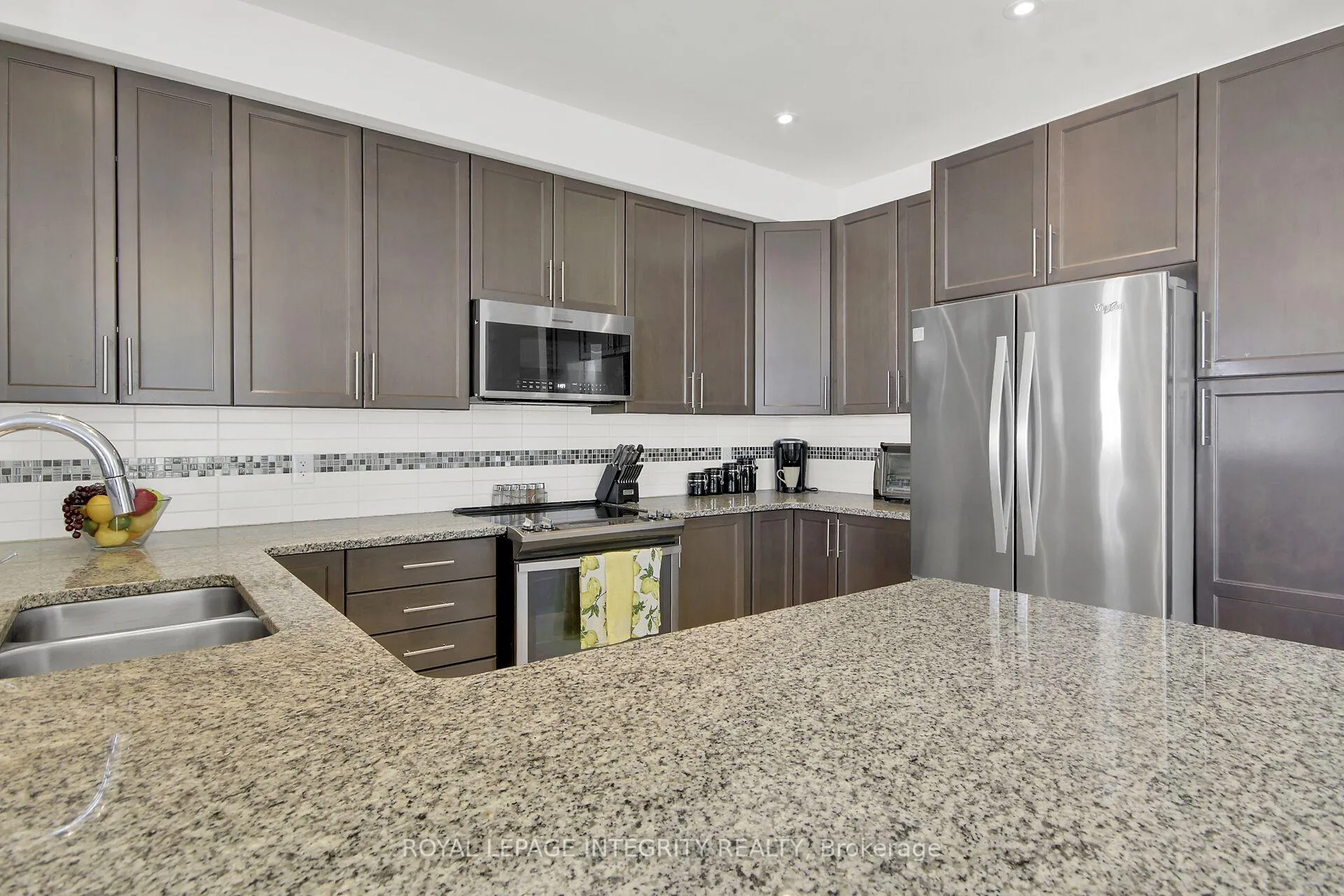 Photo 9 of 310 Broadridge Crescent, Ottawa, Mer Bleue/Bradley Estates/Anderson Park — HOMEH