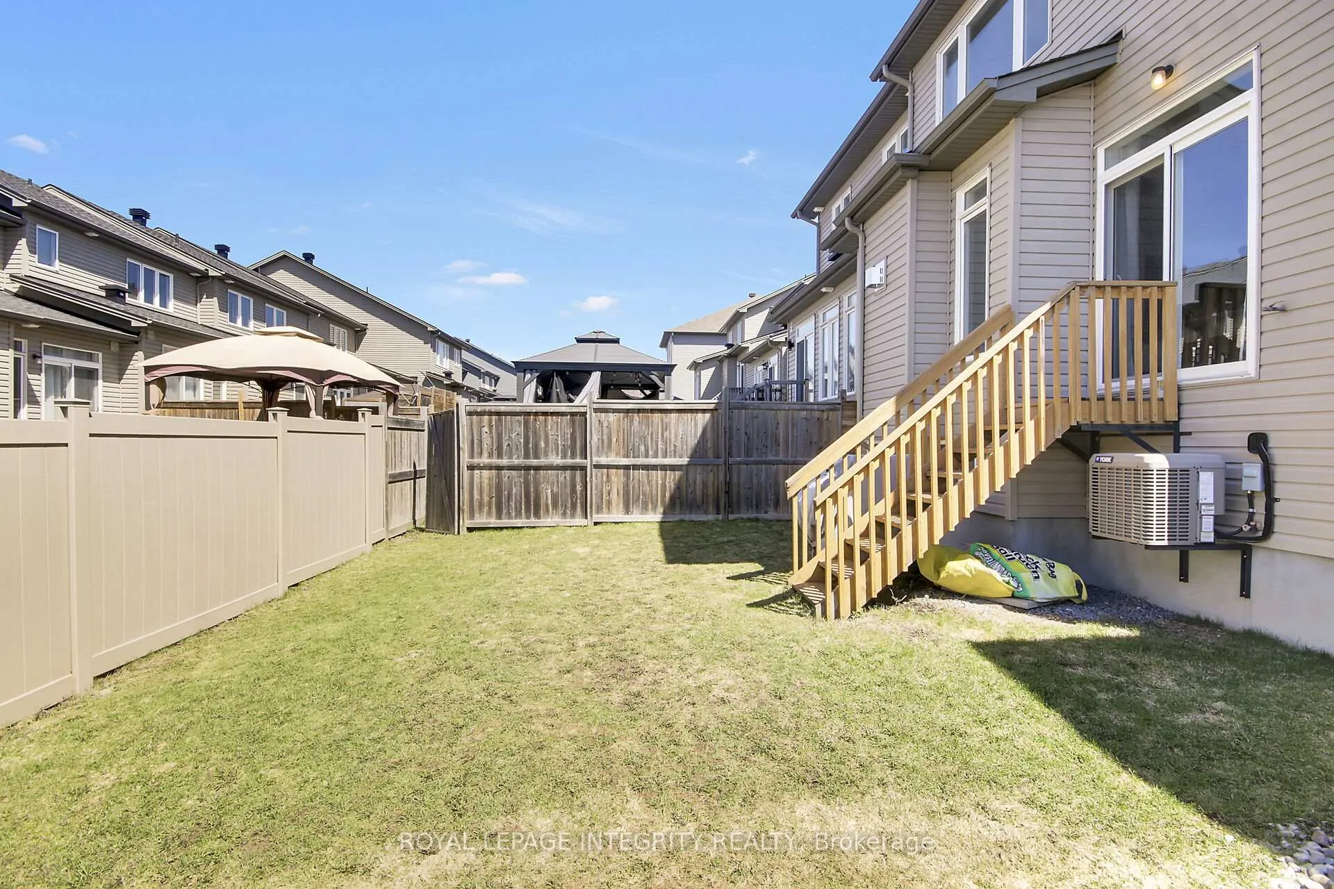 Photo 37 of 310 Broadridge Crescent, Ottawa, Mer Bleue/Bradley Estates/Anderson Park — HOMEH