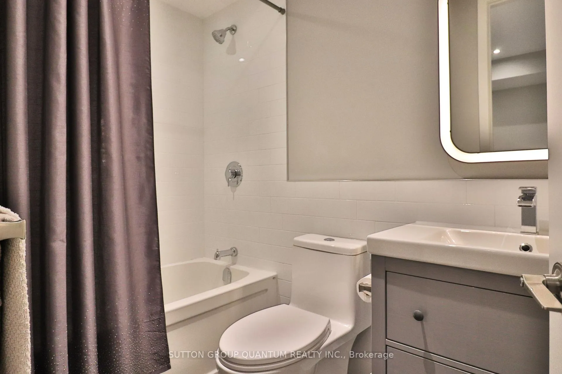 Photo 11 of Unit Main, 35 Cloverdale Road, Toronto, Weston-Pellam Park — HOMEH