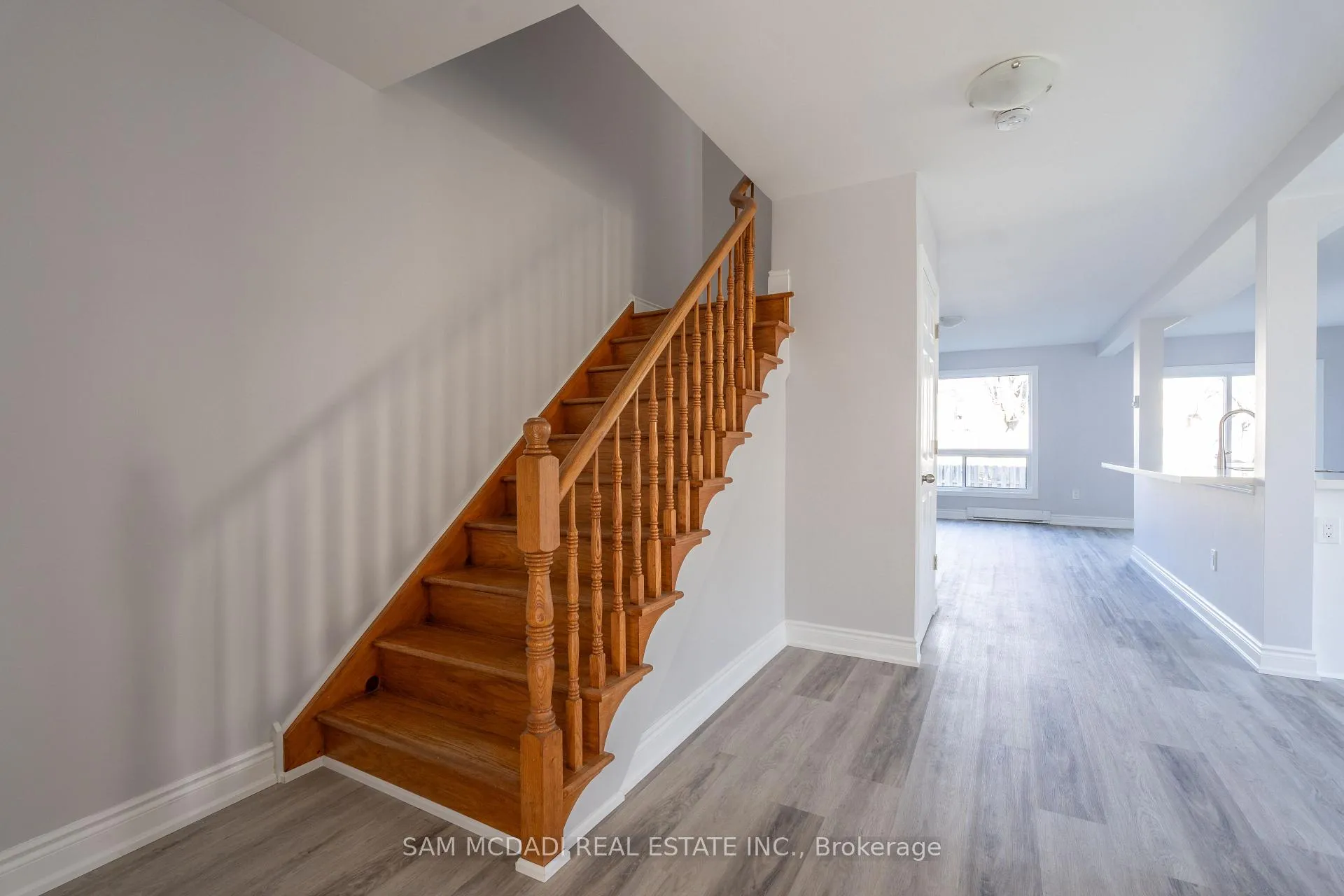 Photo 2 of 9 Birchfield Drive, Clarington, Courtice — HOMEH