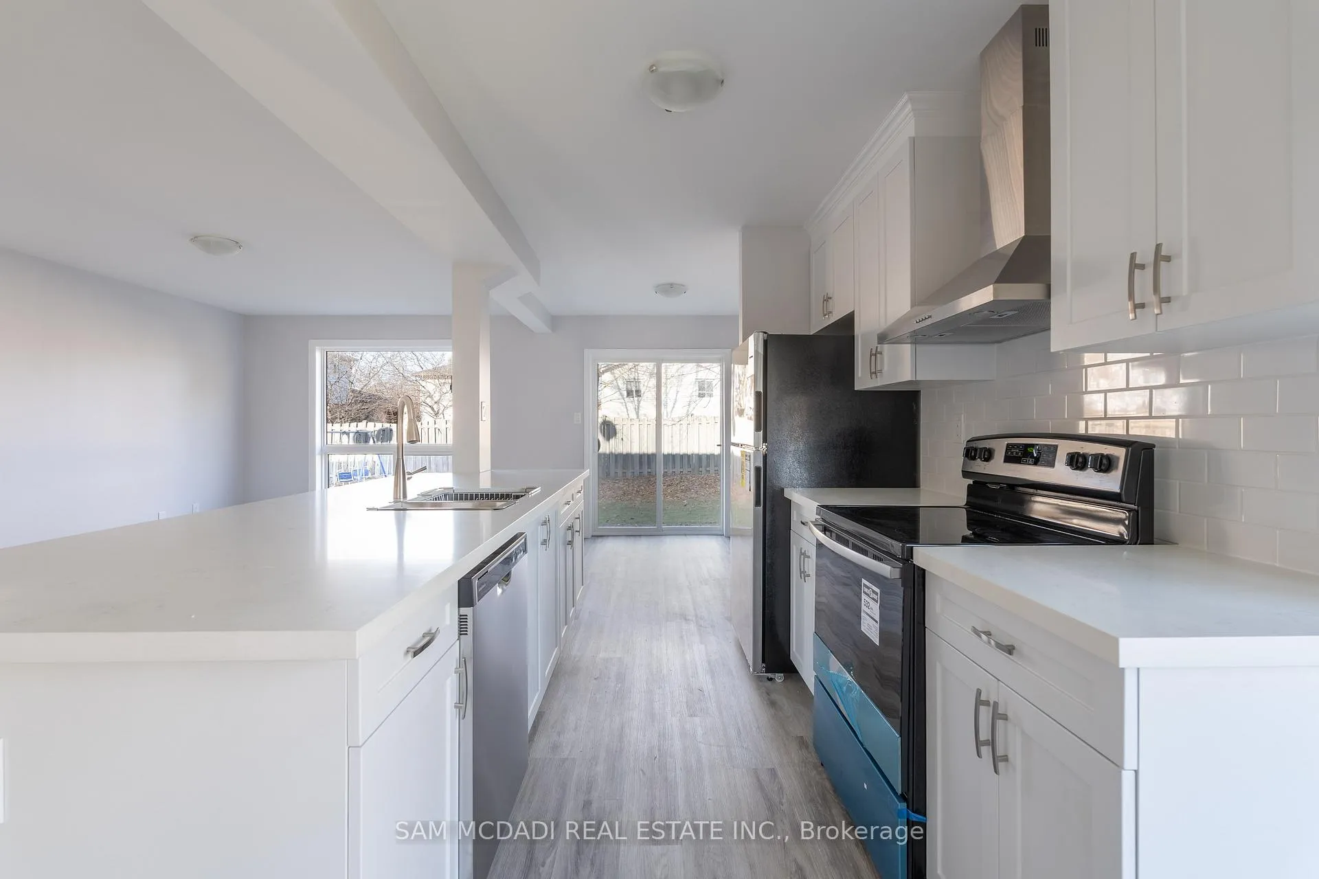 Photo 6 of 9 Birchfield Drive, Clarington, Courtice — HOMEH
