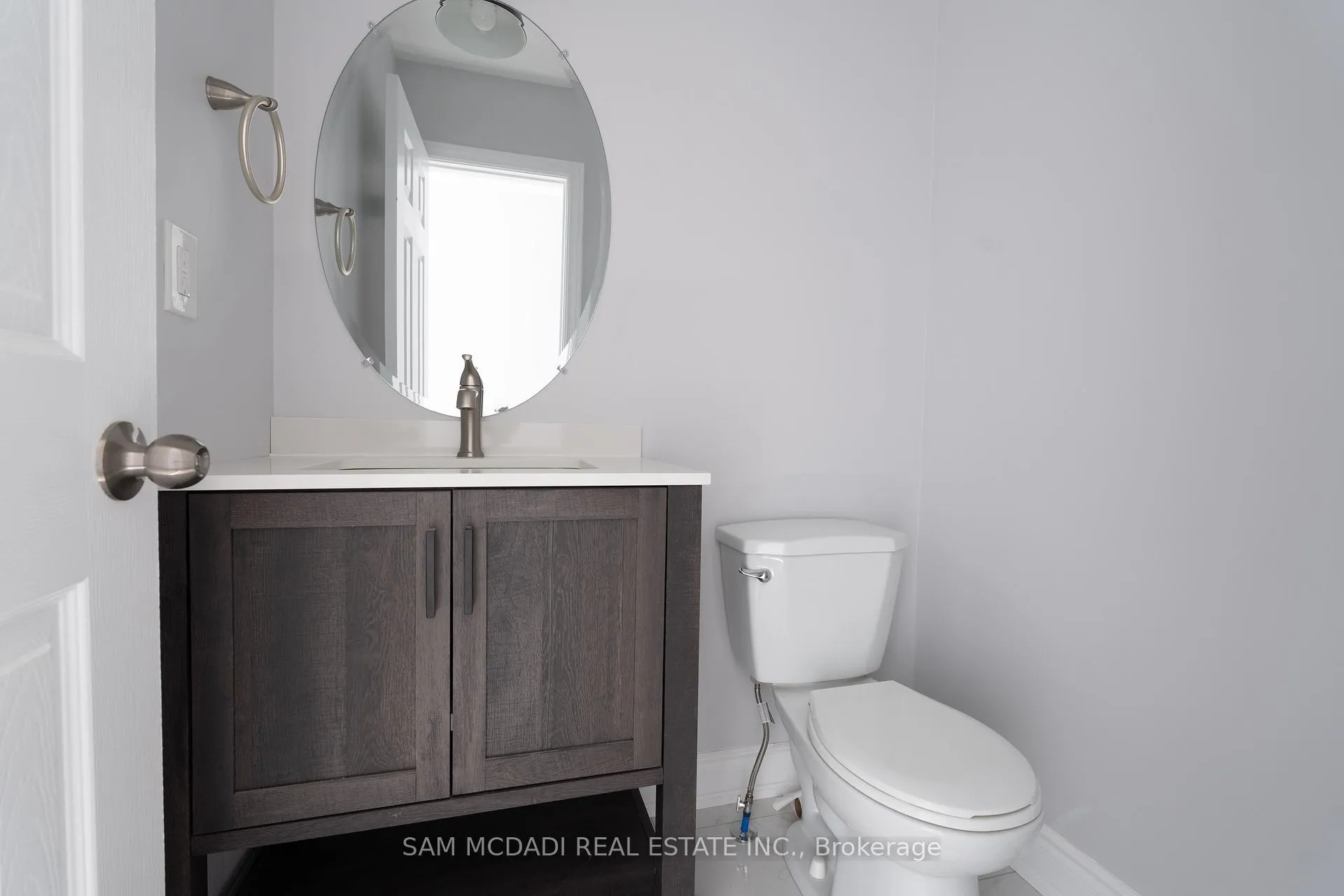 Photo 8 of 9 Birchfield Drive, Clarington, Courtice — HOMEH