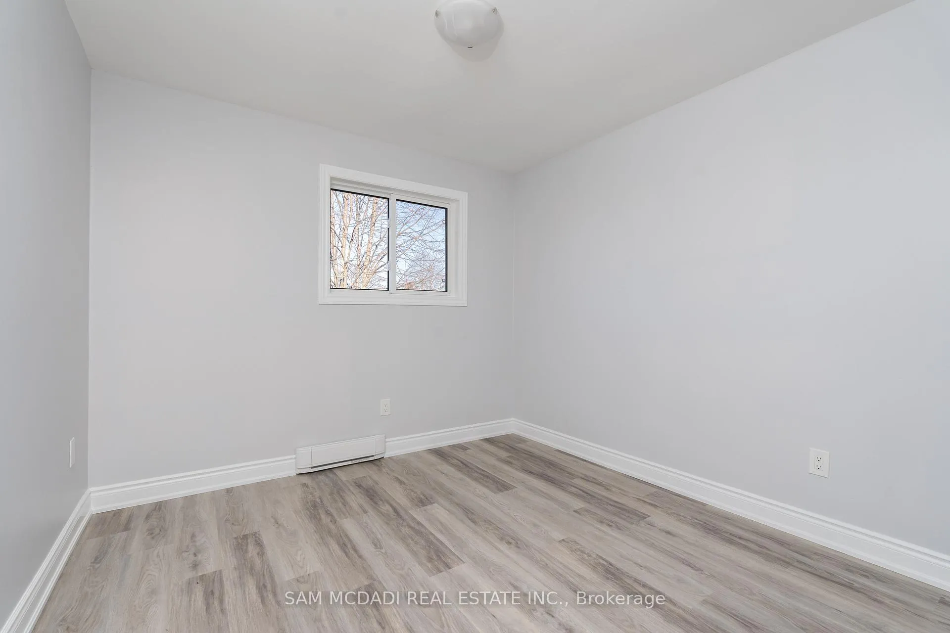 Photo 14 of 9 Birchfield Drive, Clarington, Courtice — HOMEH