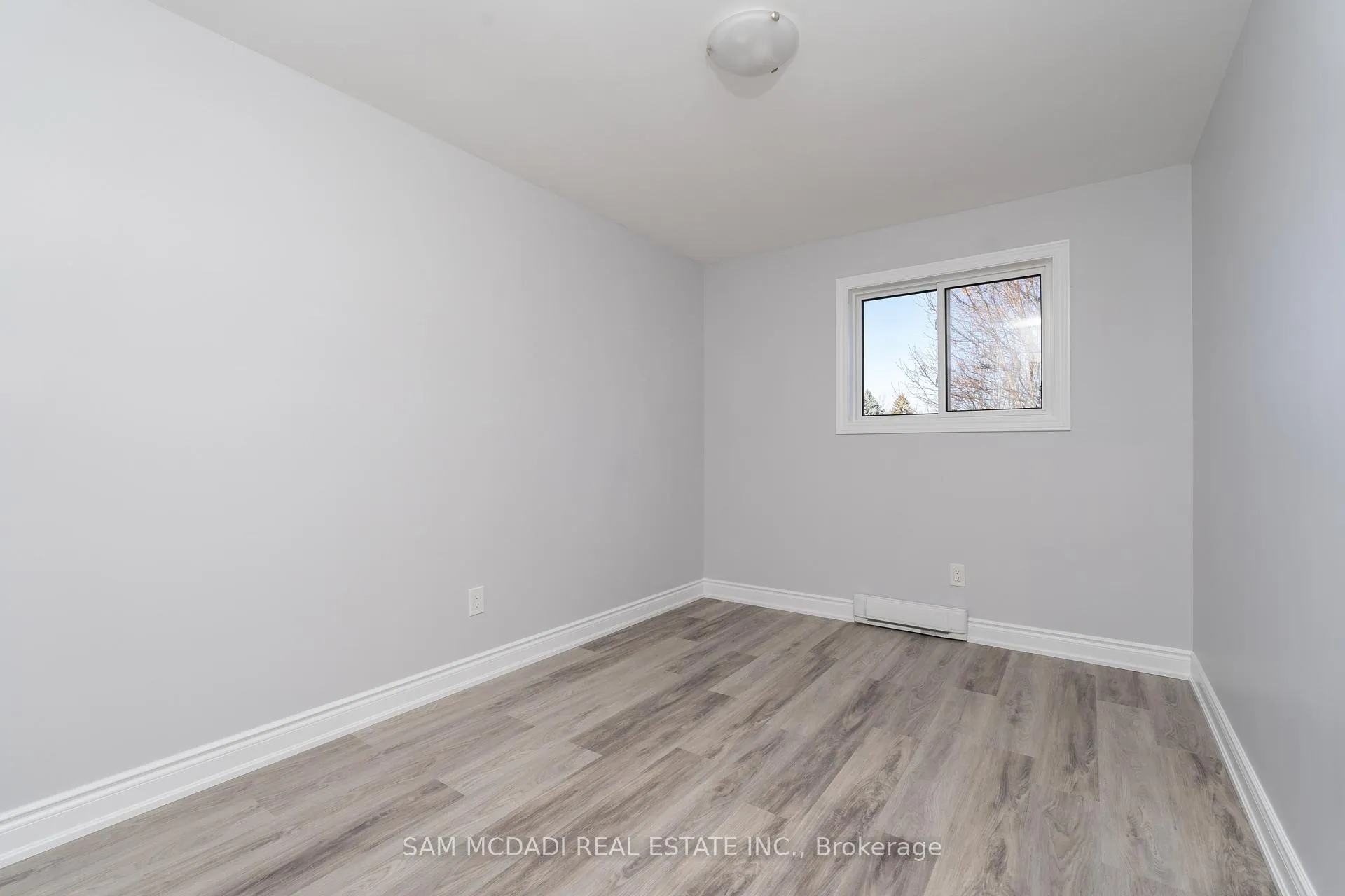 Photo 16 of 9 Birchfield Drive, Clarington, Courtice — HOMEH