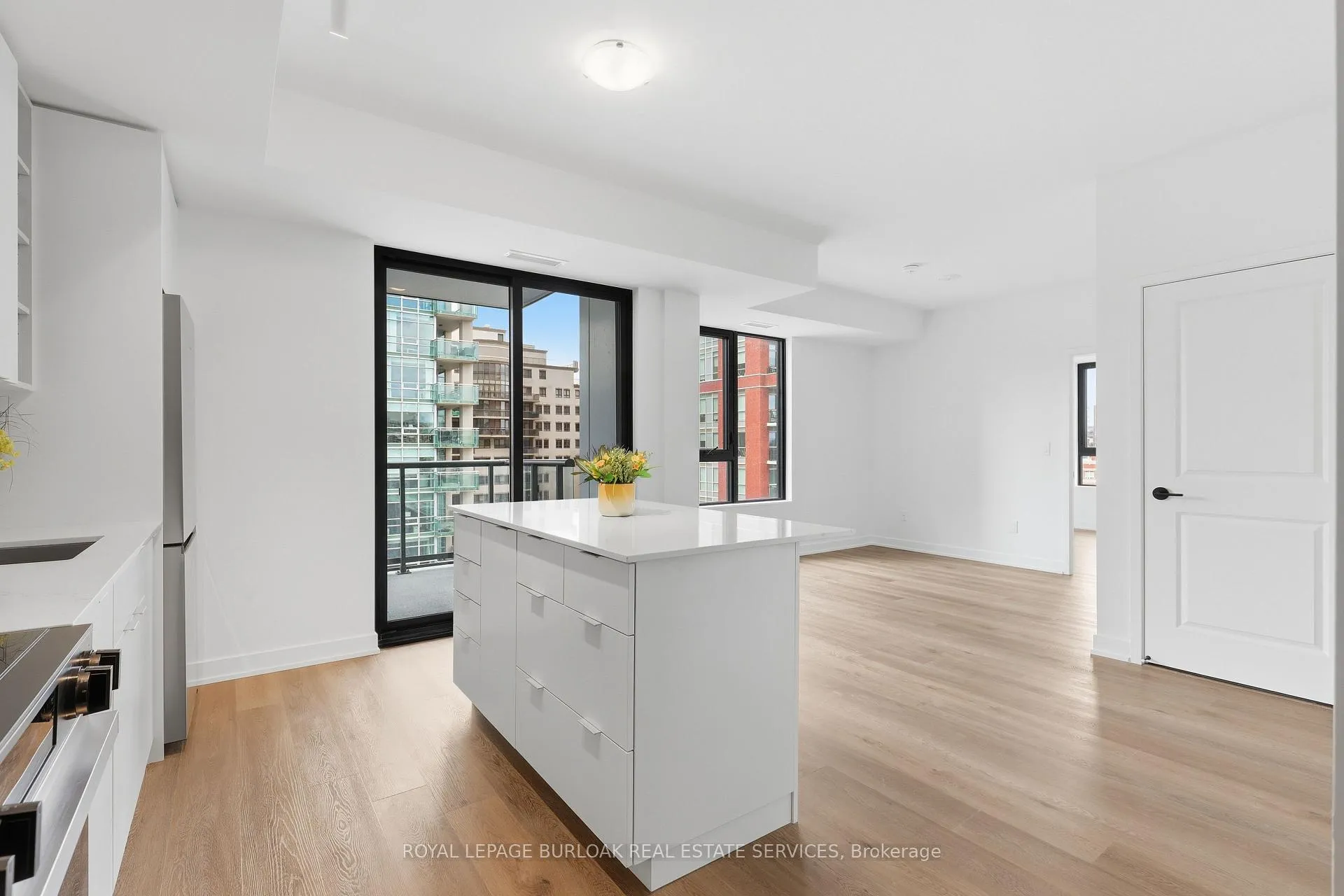 Photo 2 of Unit 609, 2075 Lakeshore Road, Burlington, Brant — HOMEH