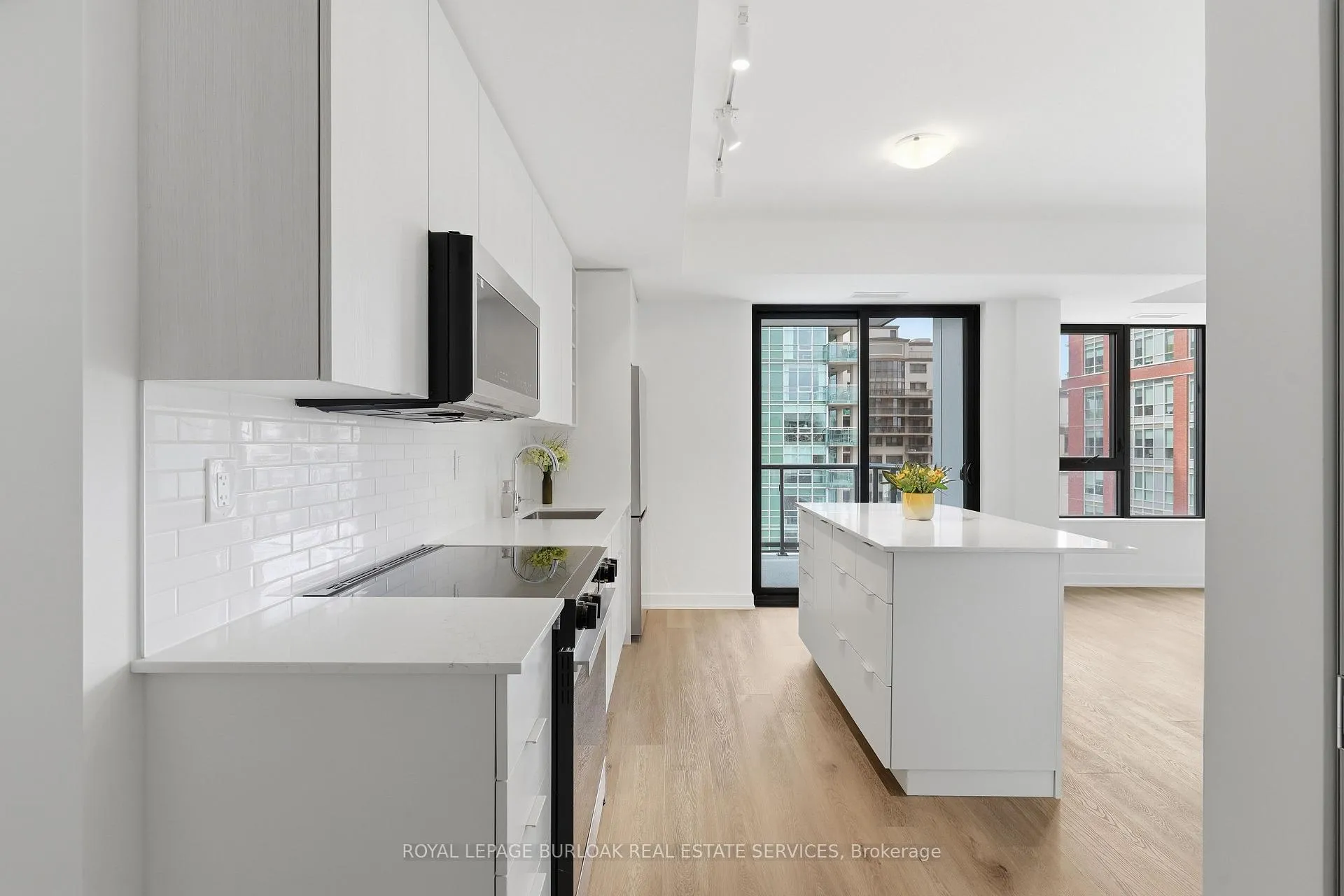 Photo 3 of Unit 609, 2075 Lakeshore Road, Burlington, Brant — HOMEH