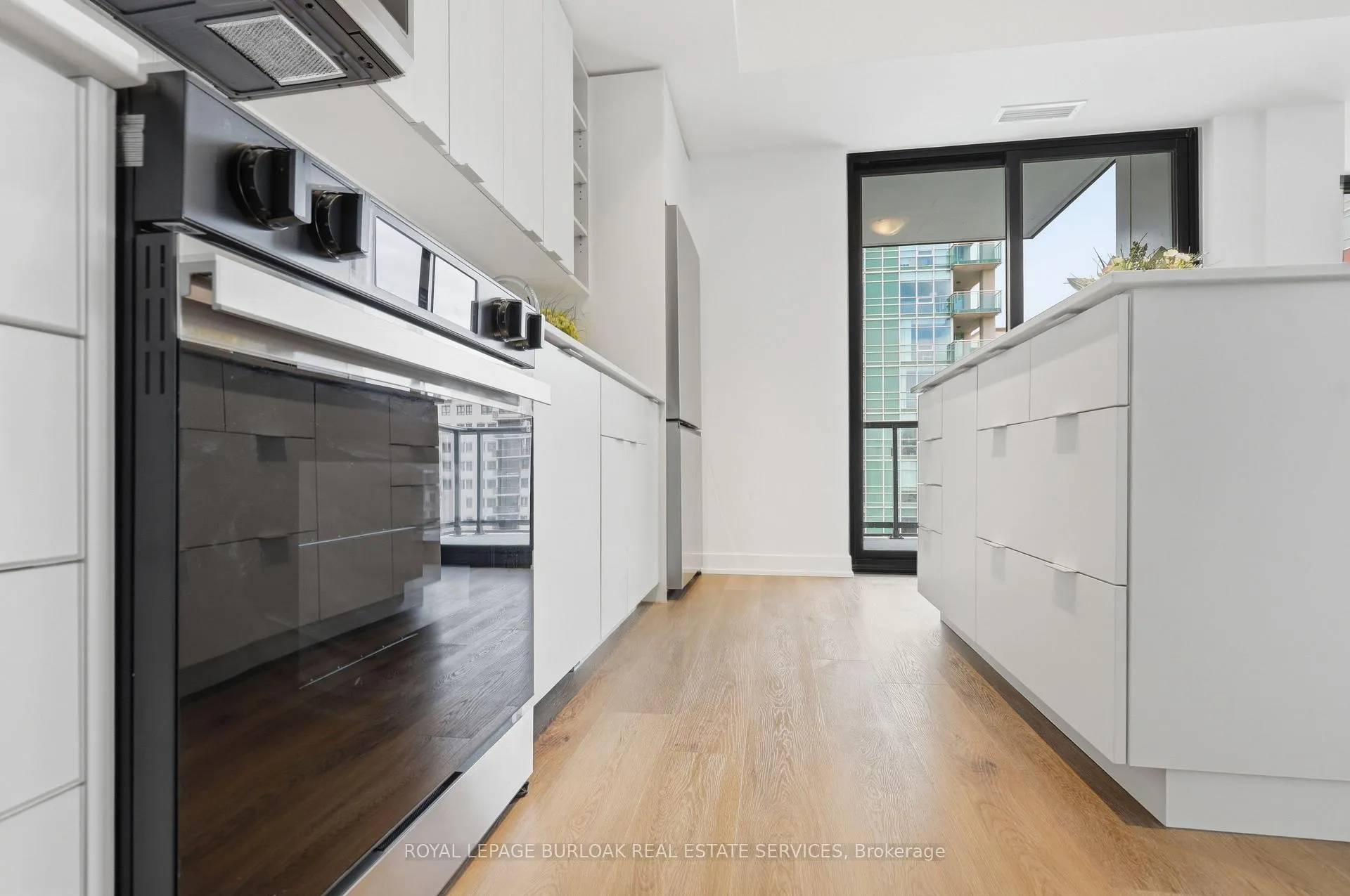 Photo 5 of Unit 609, 2075 Lakeshore Road, Burlington, Brant — HOMEH