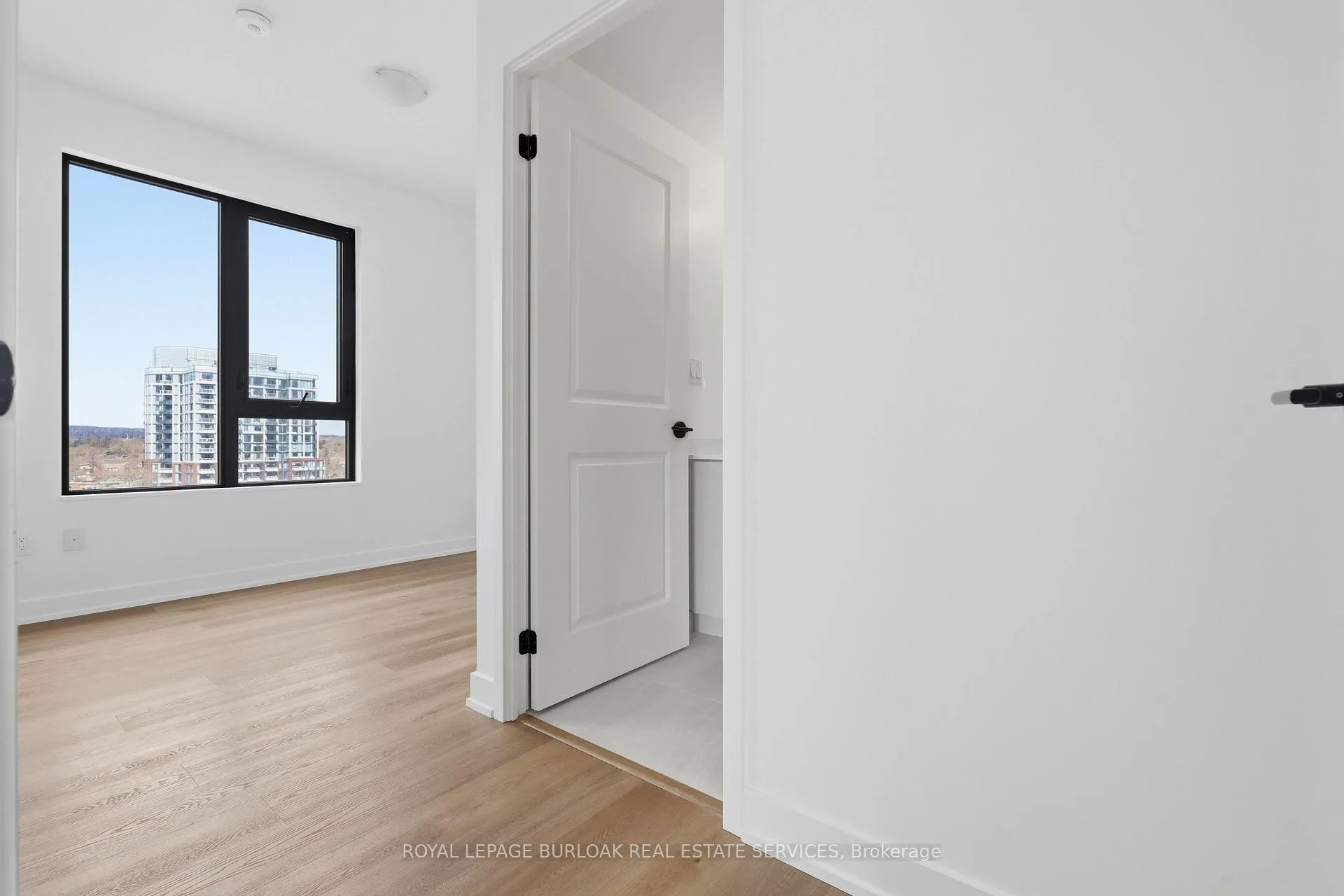 Photo 10 of Unit 609, 2075 Lakeshore Road, Burlington, Brant — HOMEH