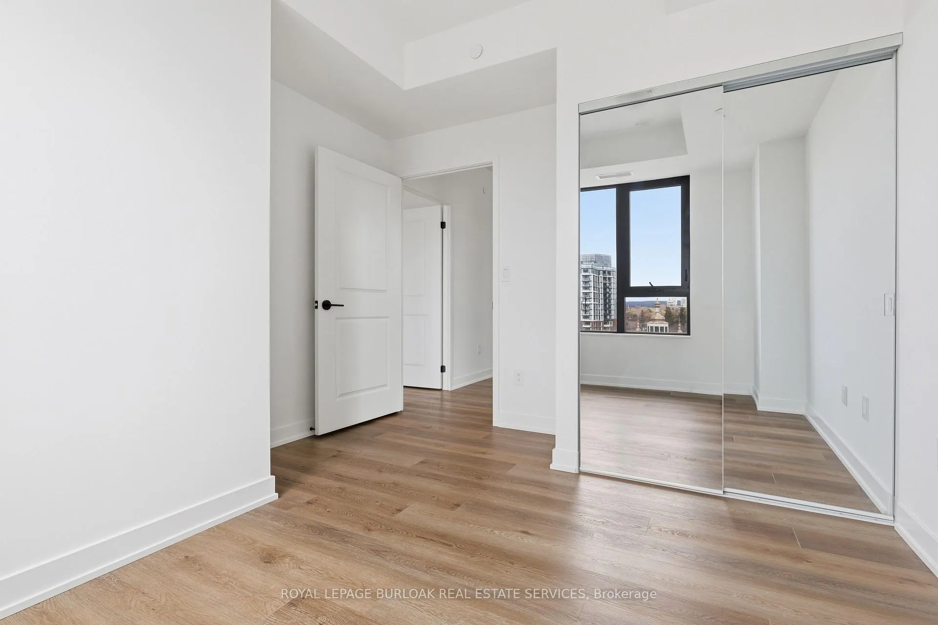 Photo 14 of Unit 609, 2075 Lakeshore Road, Burlington, Brant — HOMEH