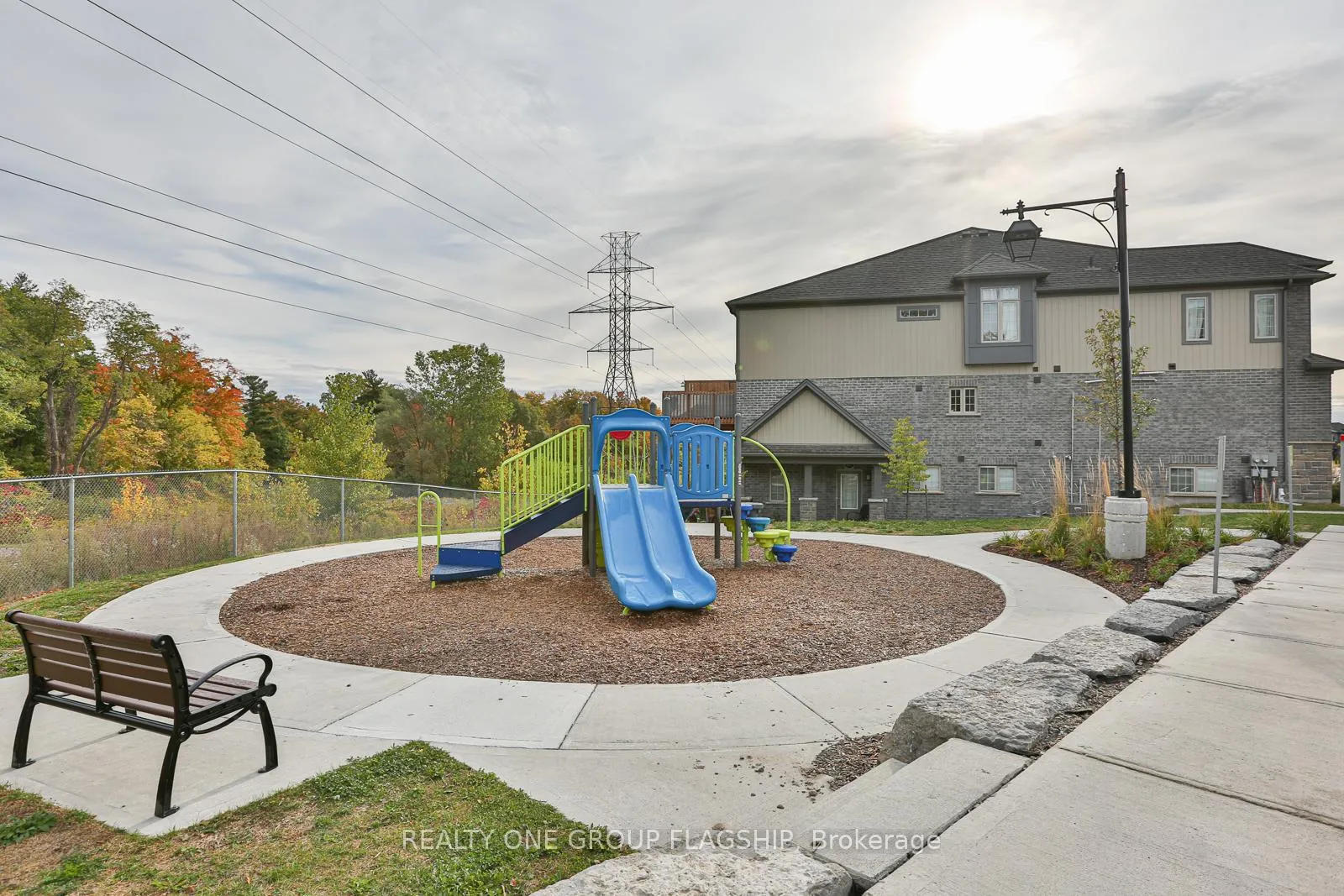Photo 3 of Unit 1C, 115 South Creek Drive, Kitchener, Doon South — HOMEH