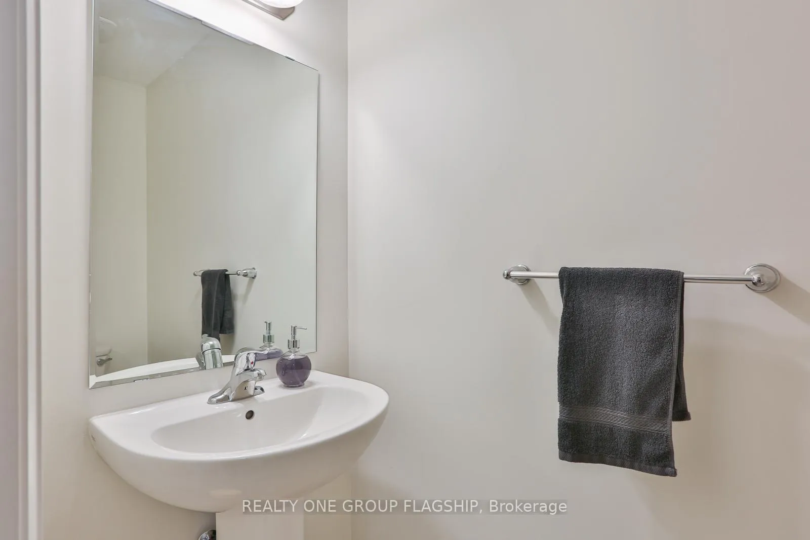 Photo 5 of Unit 1C, 115 South Creek Drive, Kitchener, Doon South — HOMEH