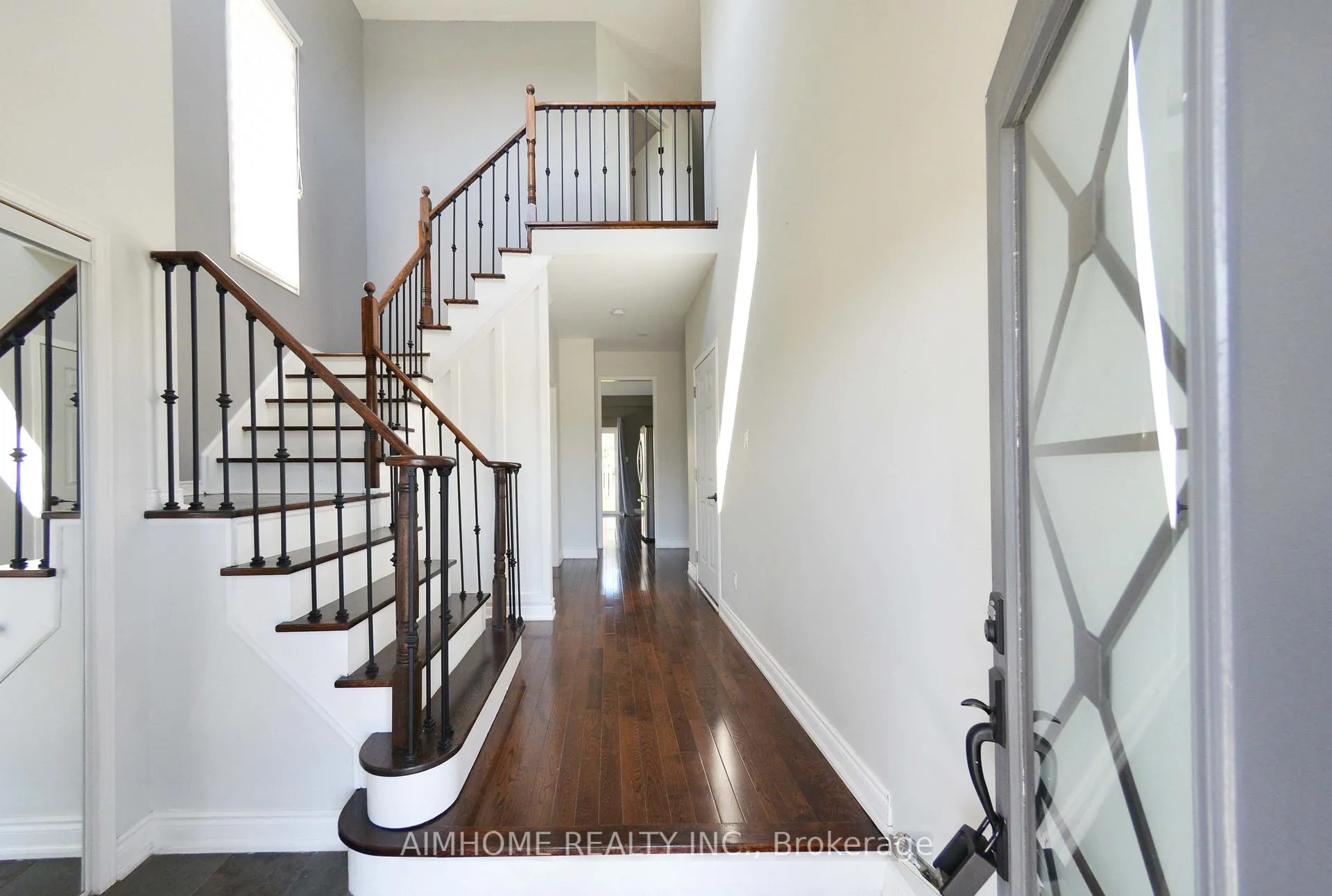 Photo 2 of 977 Kennedy Circle N, Milton, Coates — HOMEH