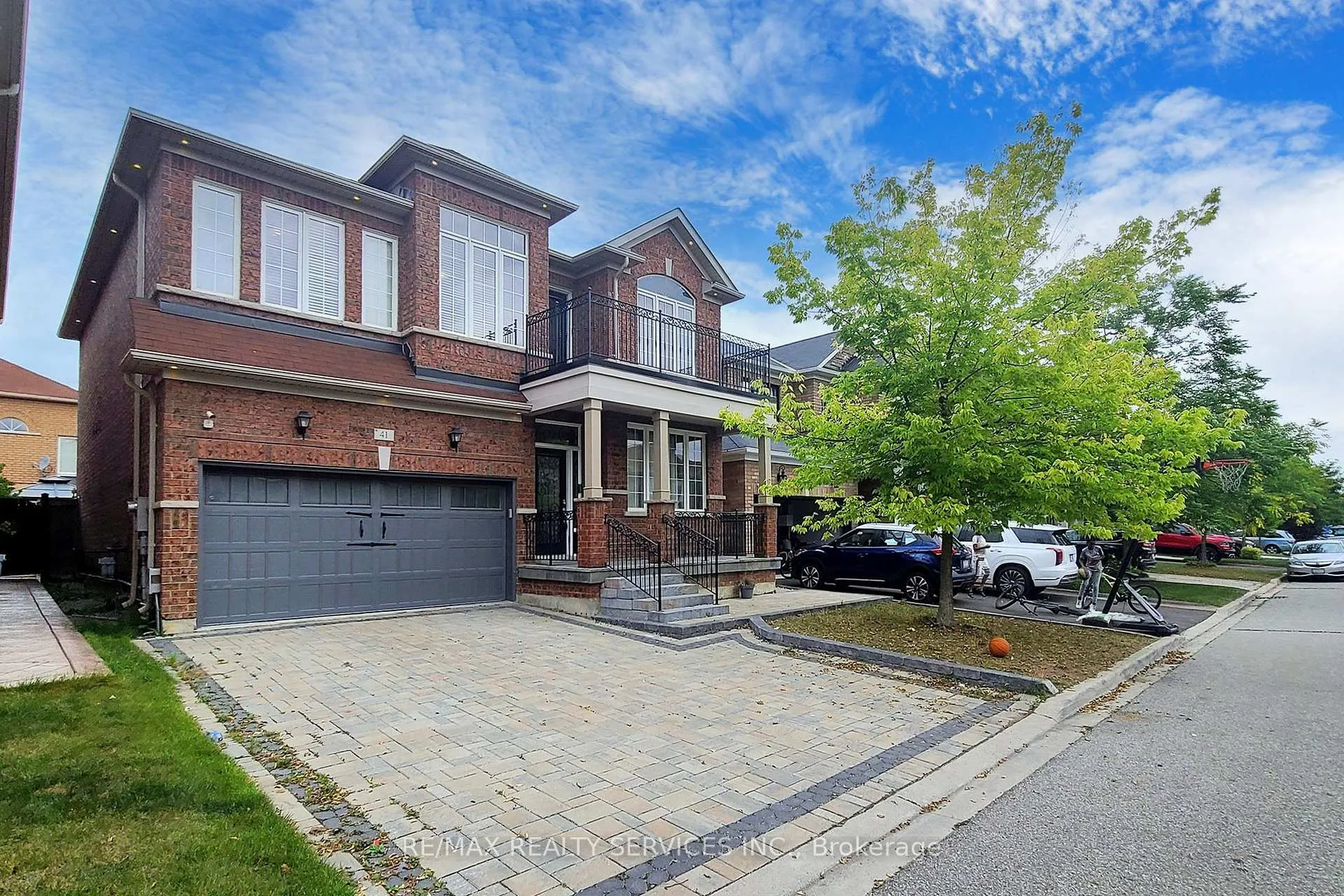 Photo 2 of 41 Amaranth Crescent, Brampton, Northwest Sandalwood Parkway — HOMEH