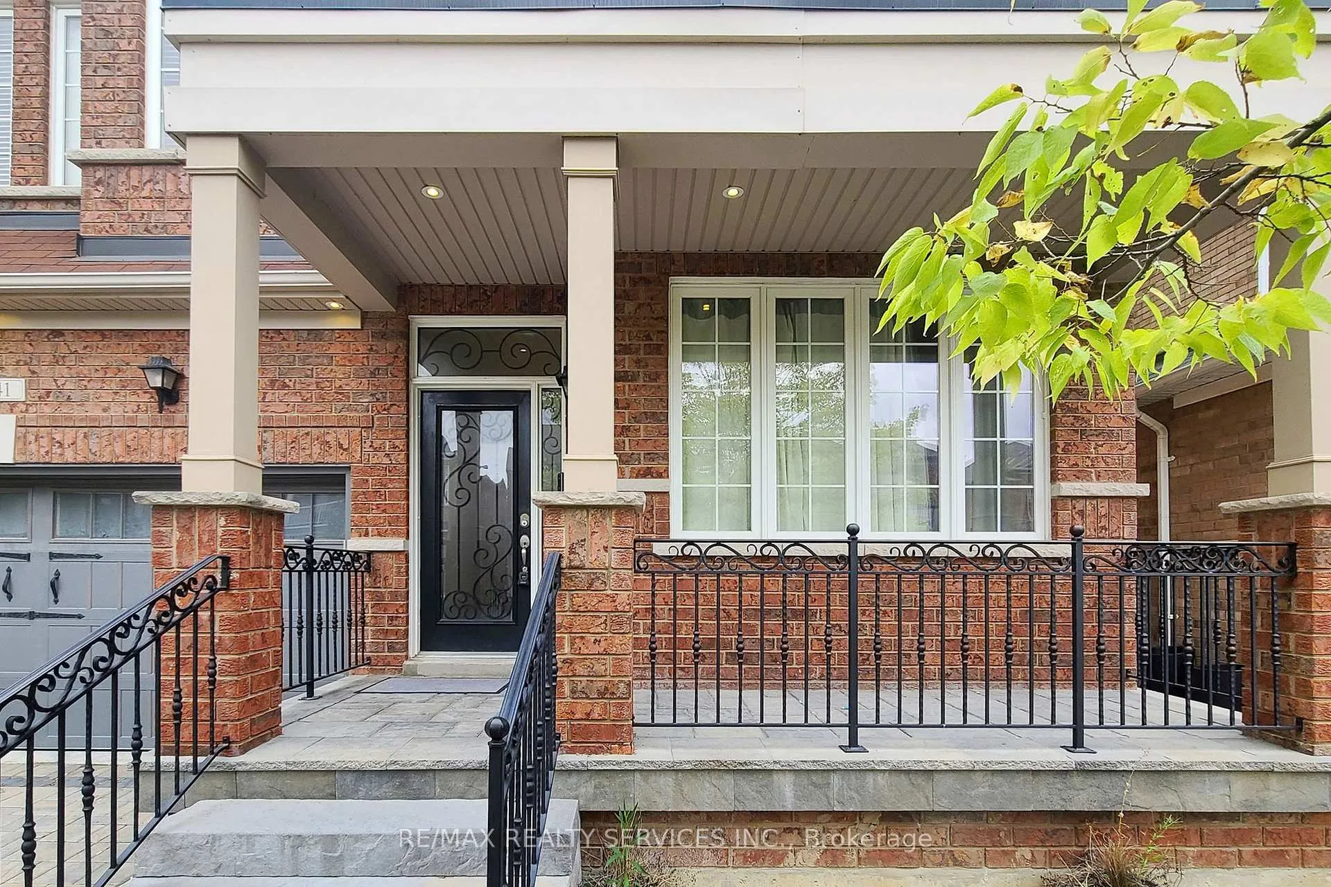 Photo 3 of 41 Amaranth Crescent, Brampton, Northwest Sandalwood Parkway — HOMEH