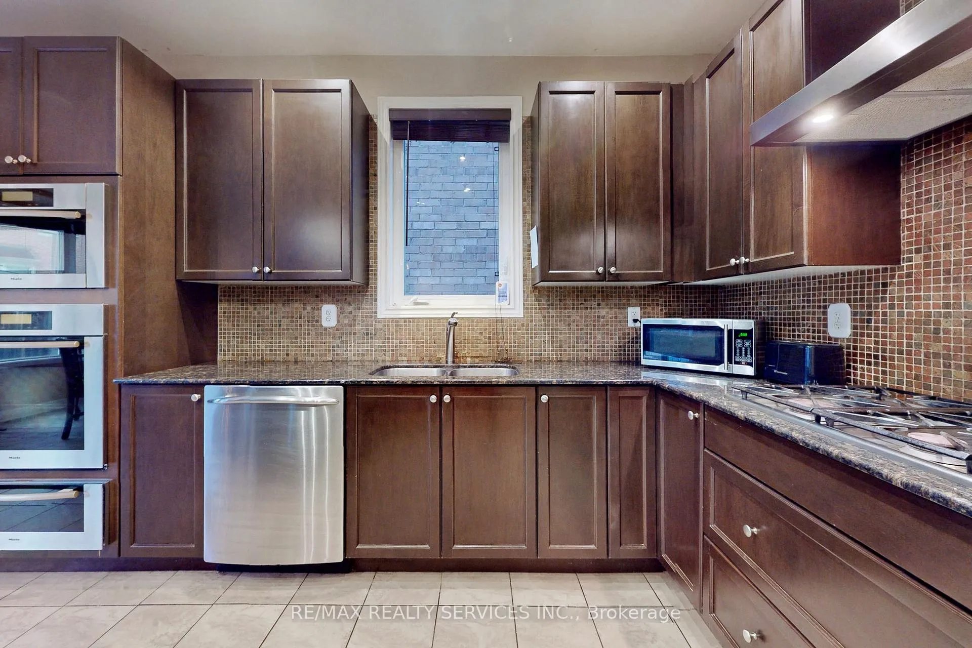 Photo 15 of 41 Amaranth Crescent, Brampton, Northwest Sandalwood Parkway — HOMEH