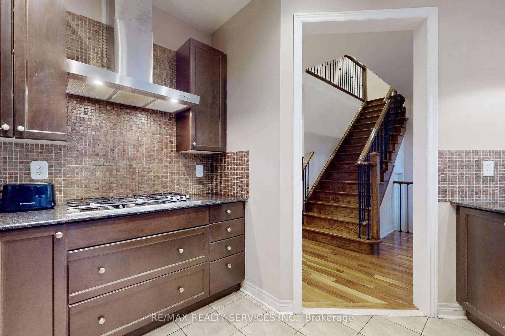 Photo 16 of 41 Amaranth Crescent, Brampton, Northwest Sandalwood Parkway — HOMEH