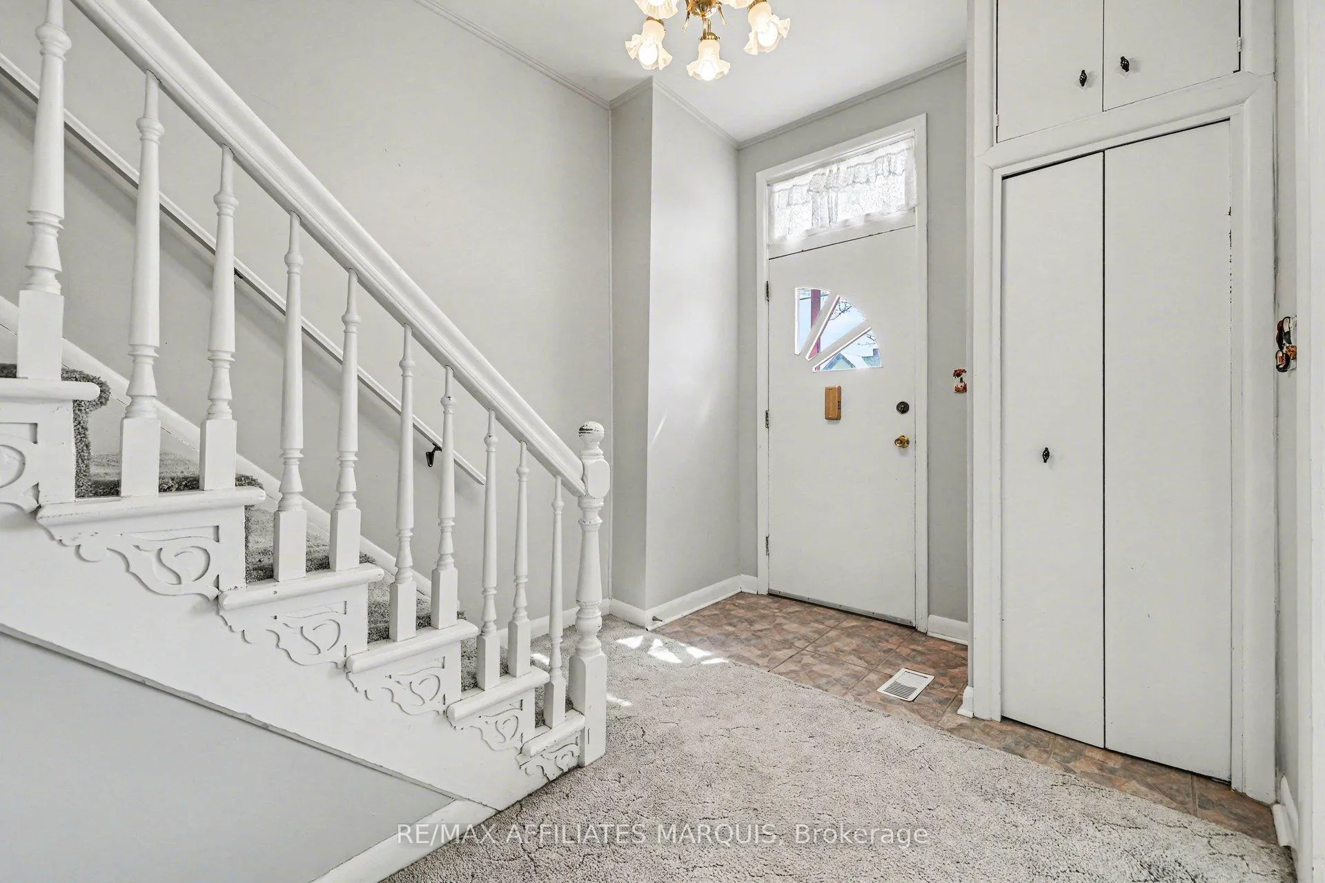 Photo 4 of 44 Cornelia Street E, Smiths Falls — HOMEH