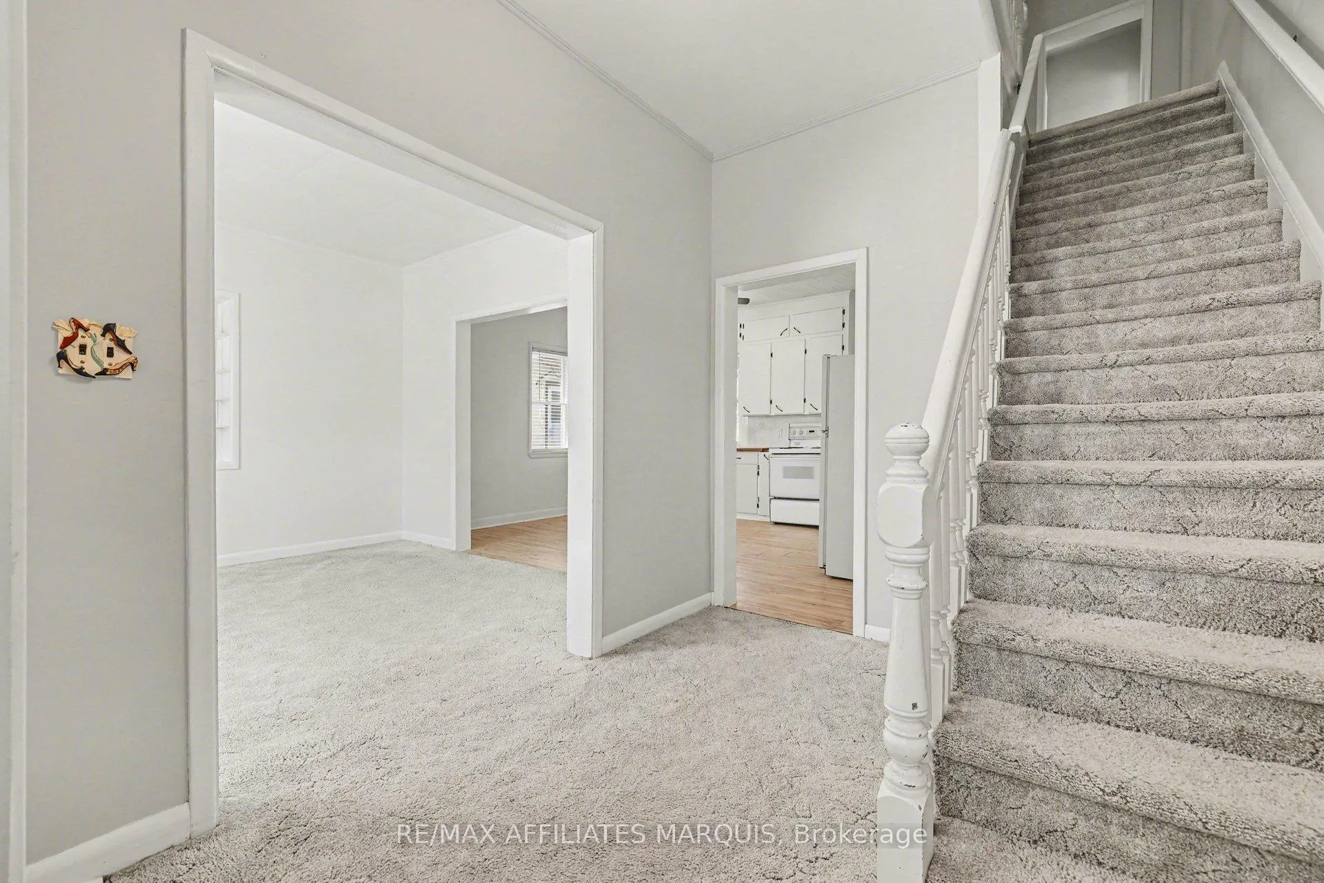 Photo 5 of 44 Cornelia Street E, Smiths Falls — HOMEH